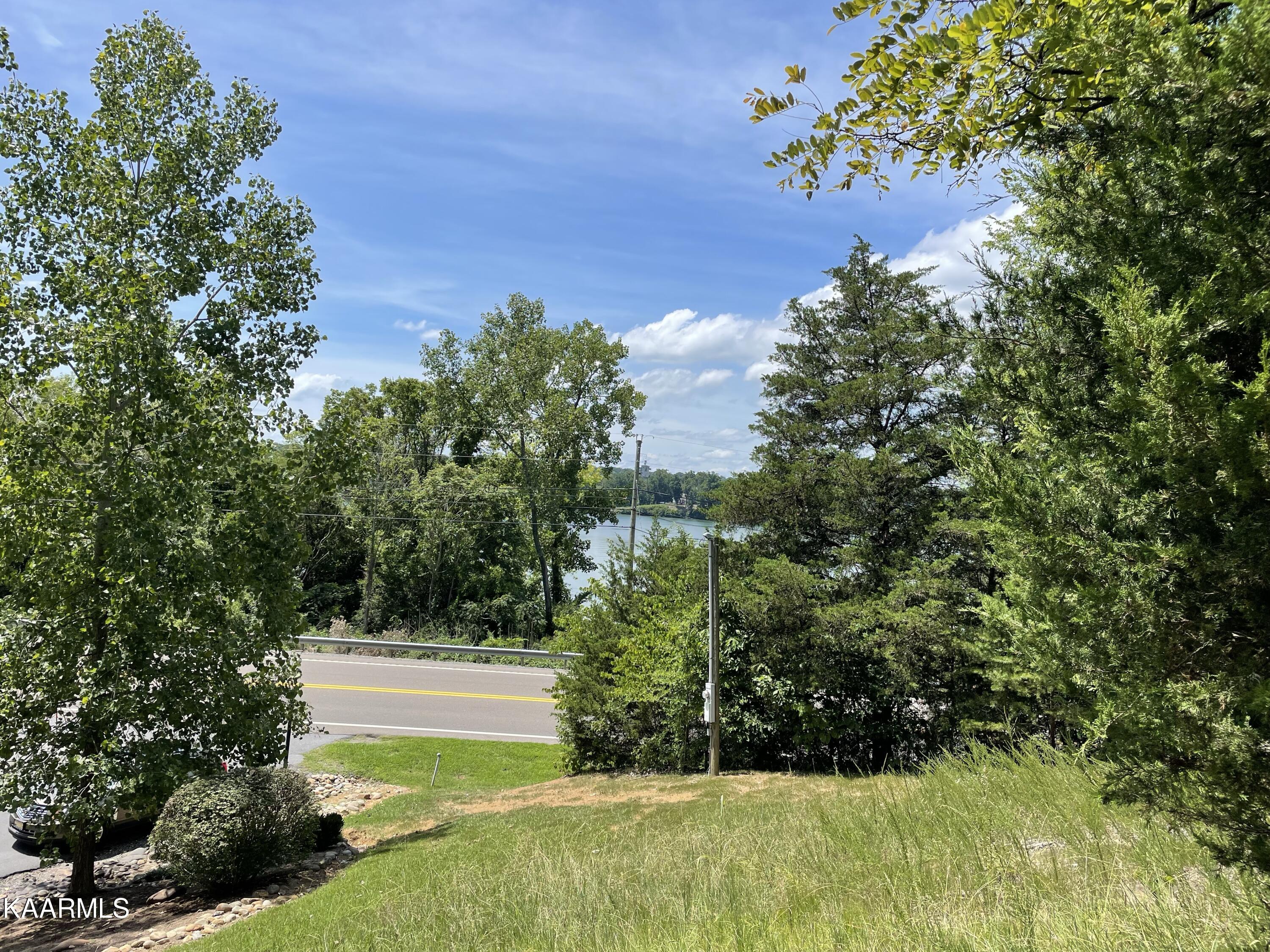 102 Lakeshore Way Newport TN 37821