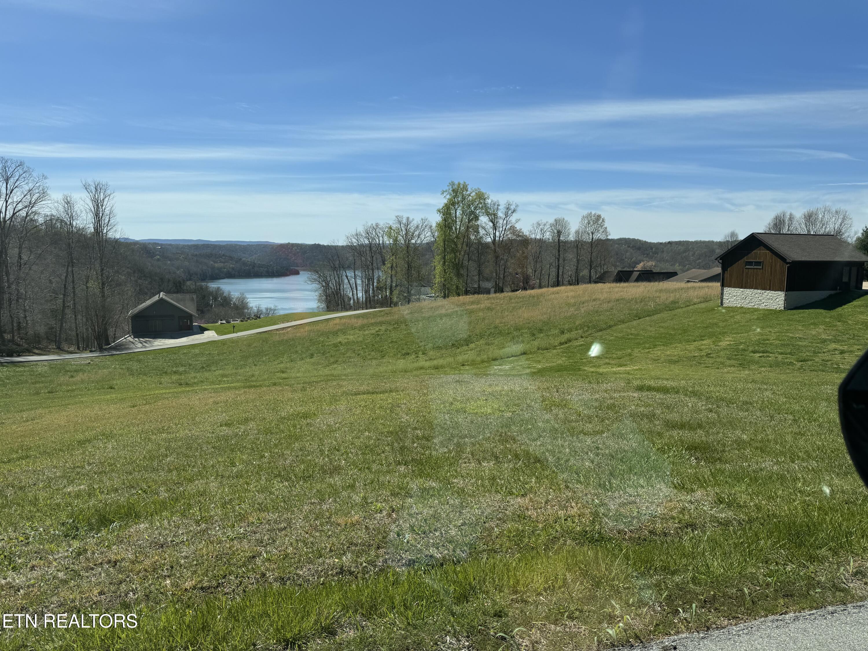 9 Mallard Pointe Drive Byrdstown TN 38549