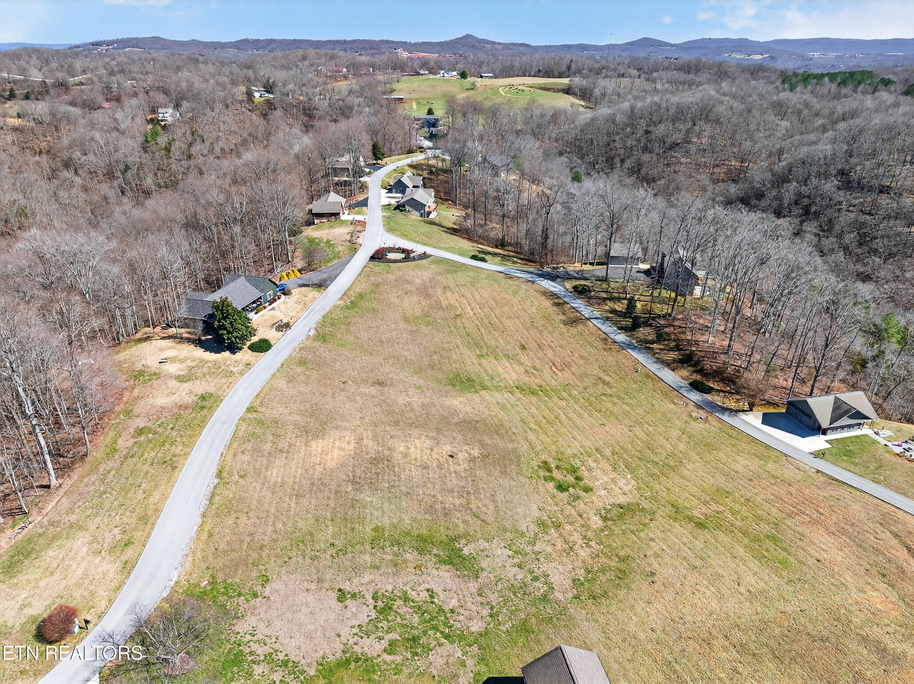 9 Mallard Pointe Drive Byrdstown TN 38549