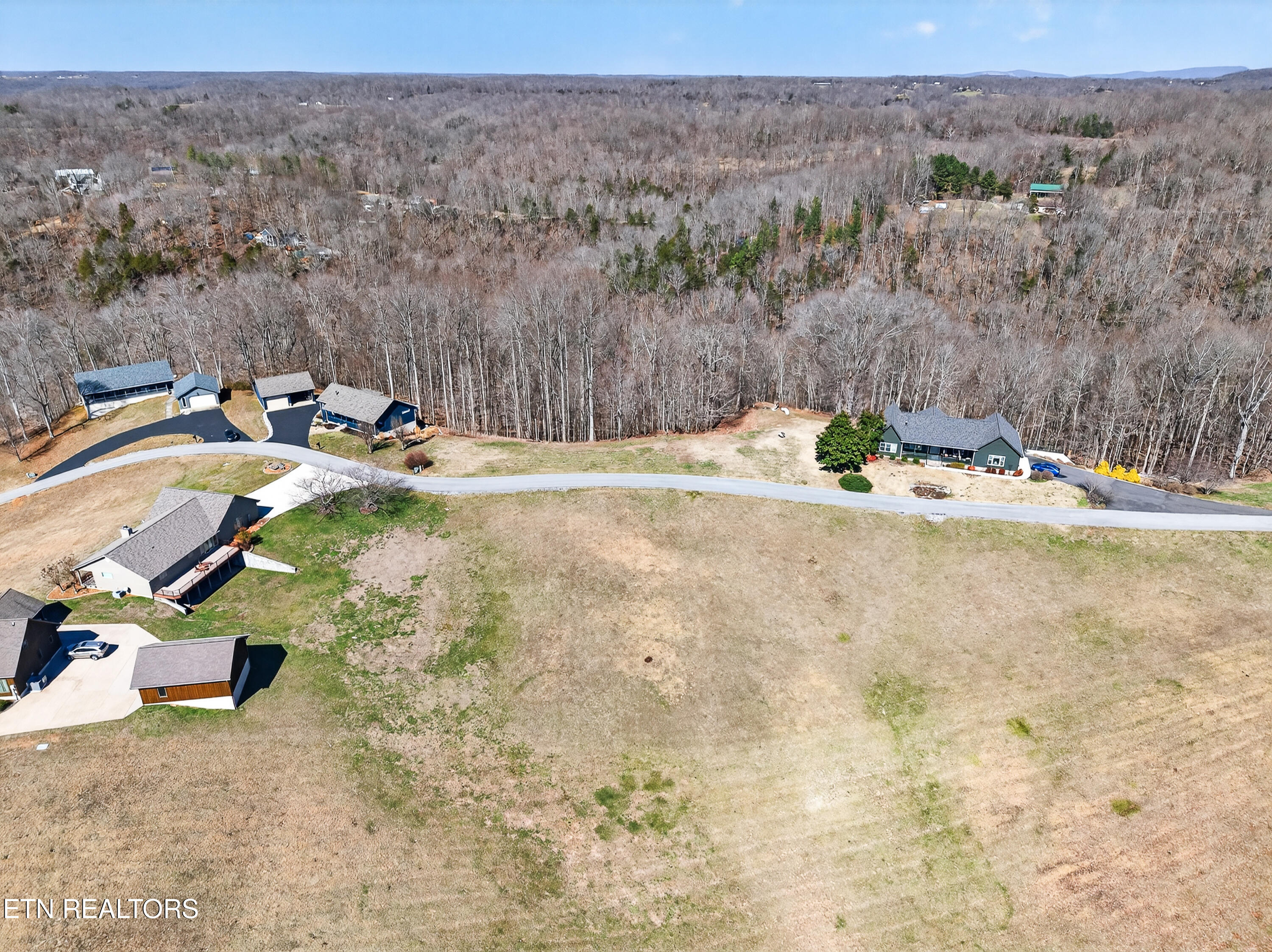 9 Mallard Pointe Drive Byrdstown TN 38549