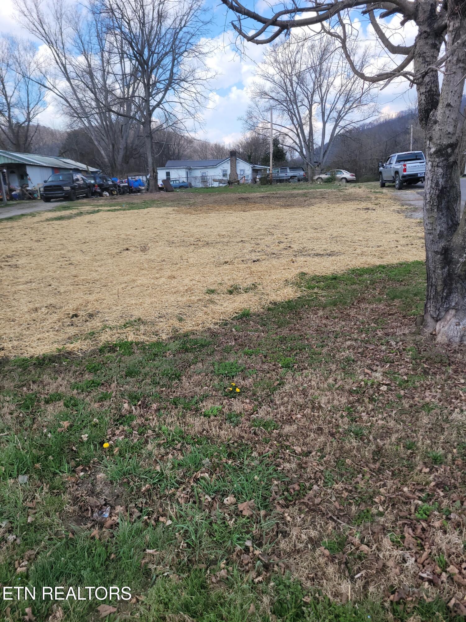 413 E Hemlock Street Lafollette TN 37766