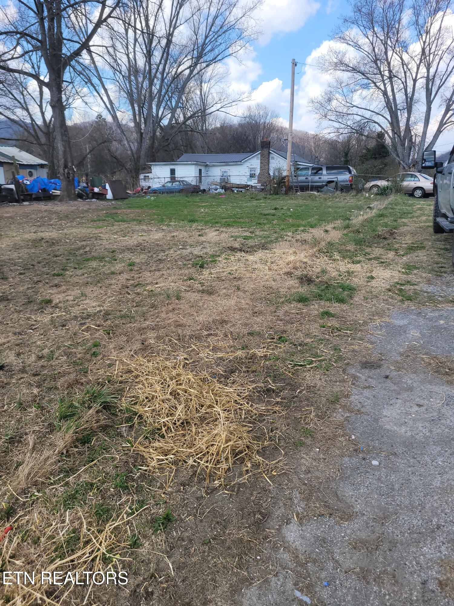 413 E Hemlock Street Lafollette TN 37766