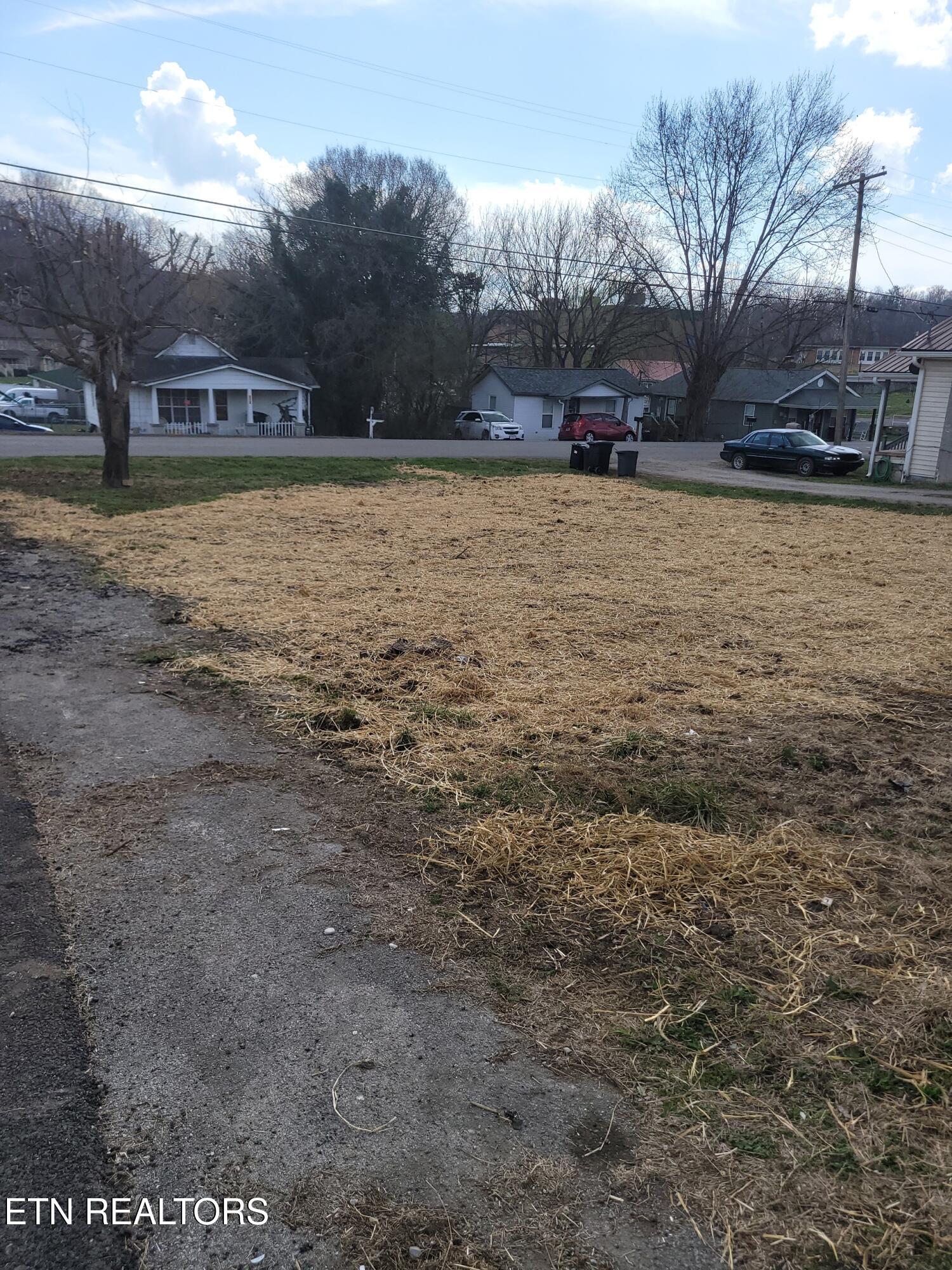413 E Hemlock Street Lafollette TN 37766