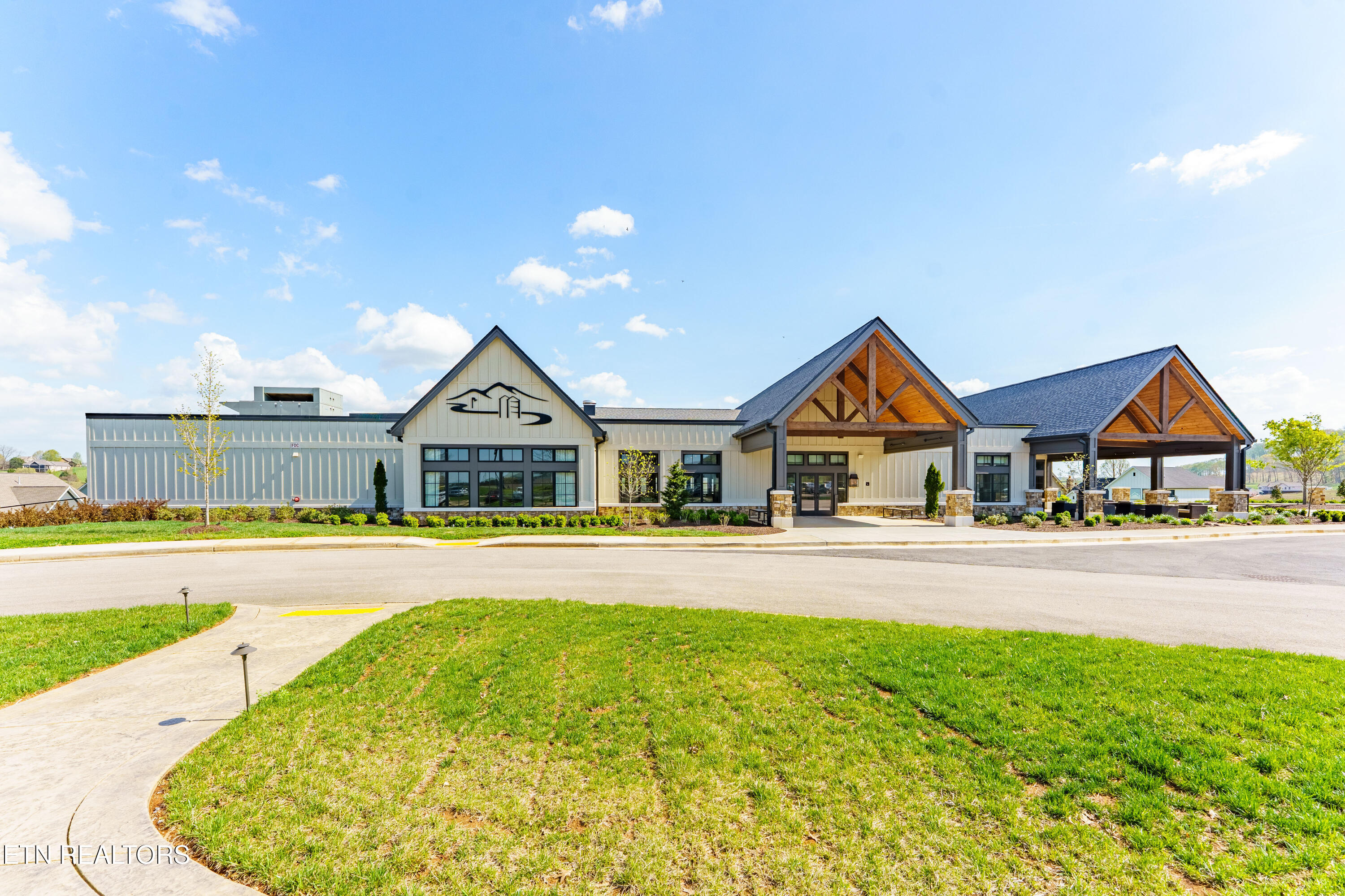 696 Black Bear Circle Loudon TN 37774