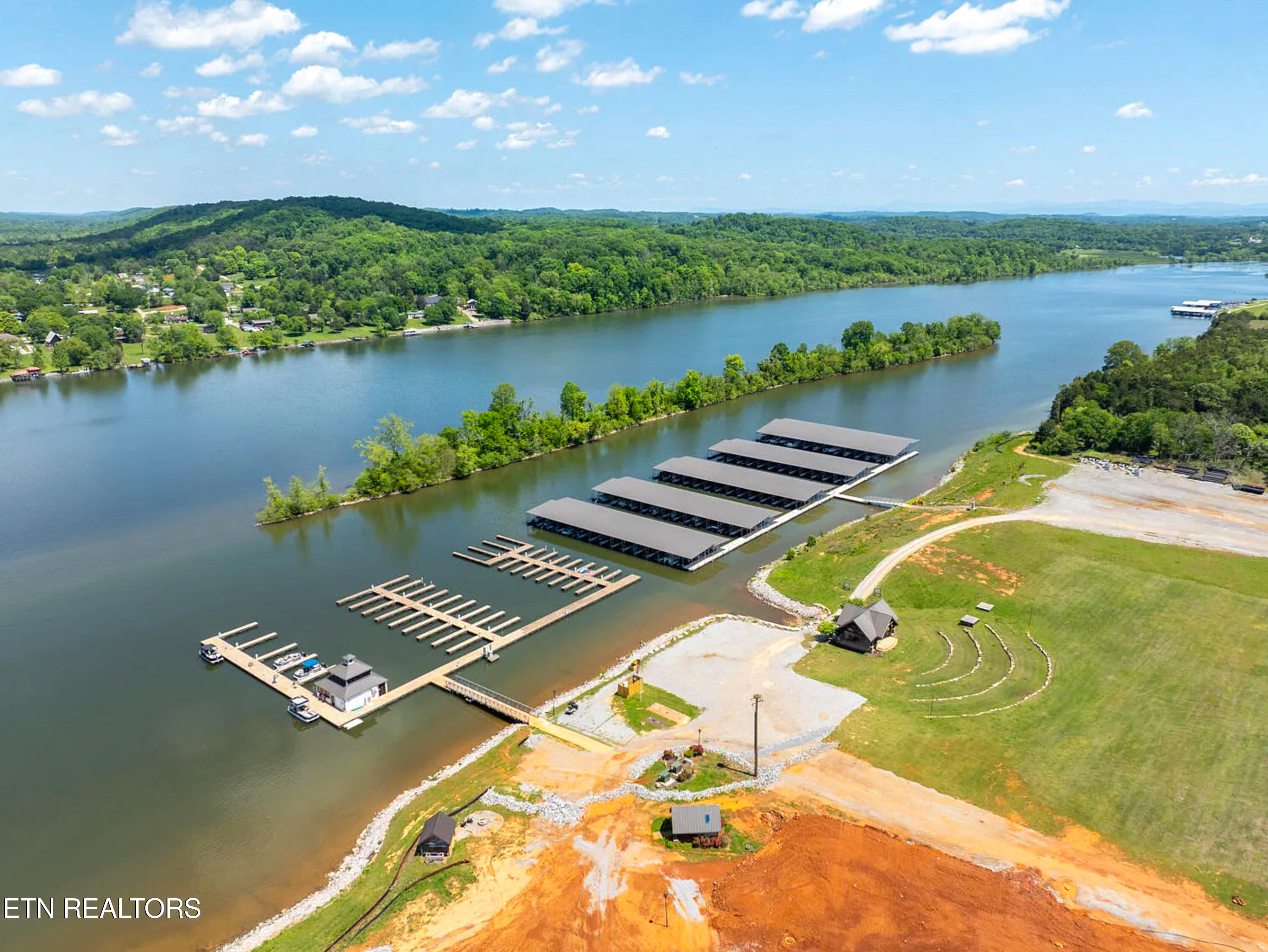696 Black Bear Circle Loudon TN 37774