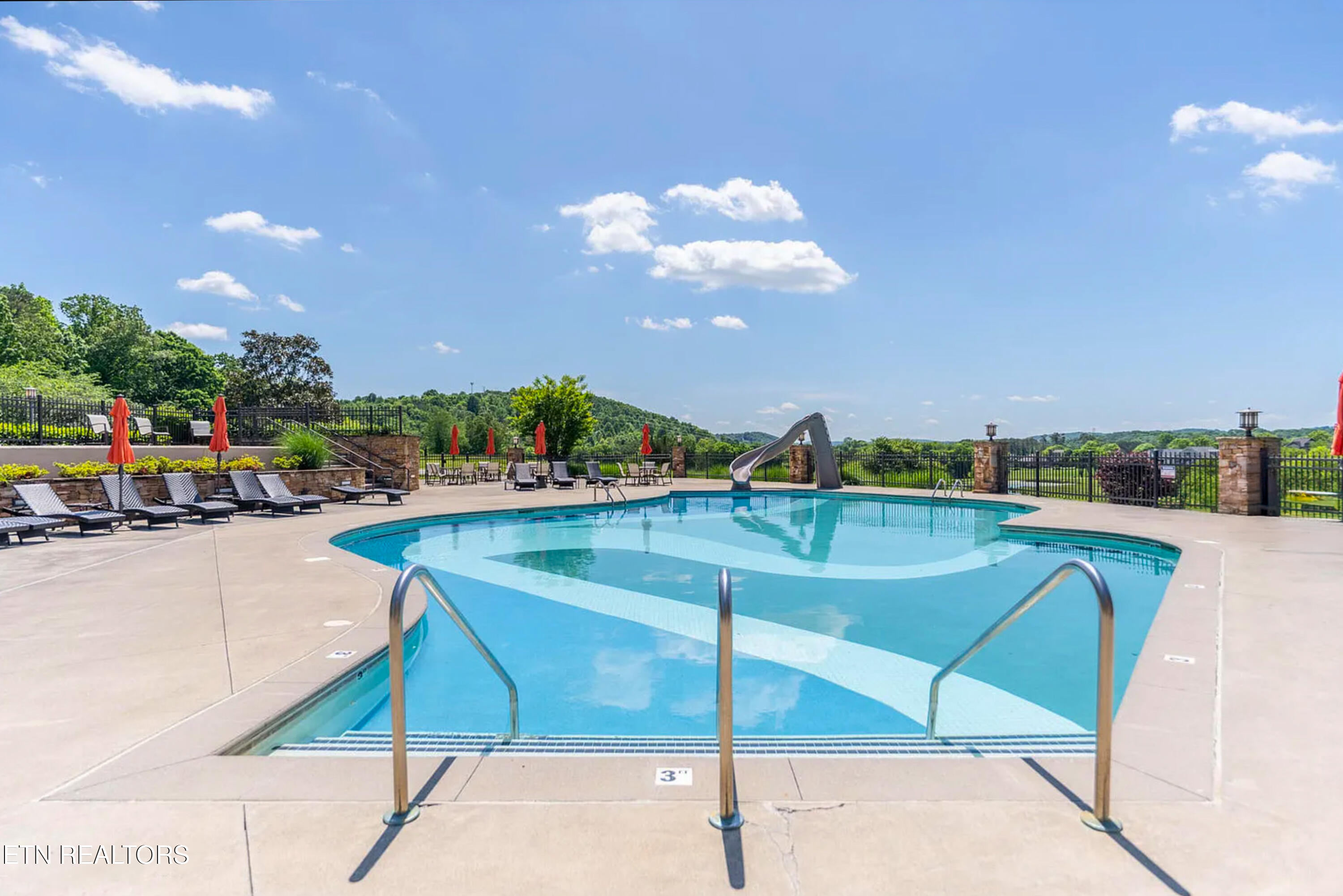 696 Black Bear Circle Loudon TN 37774