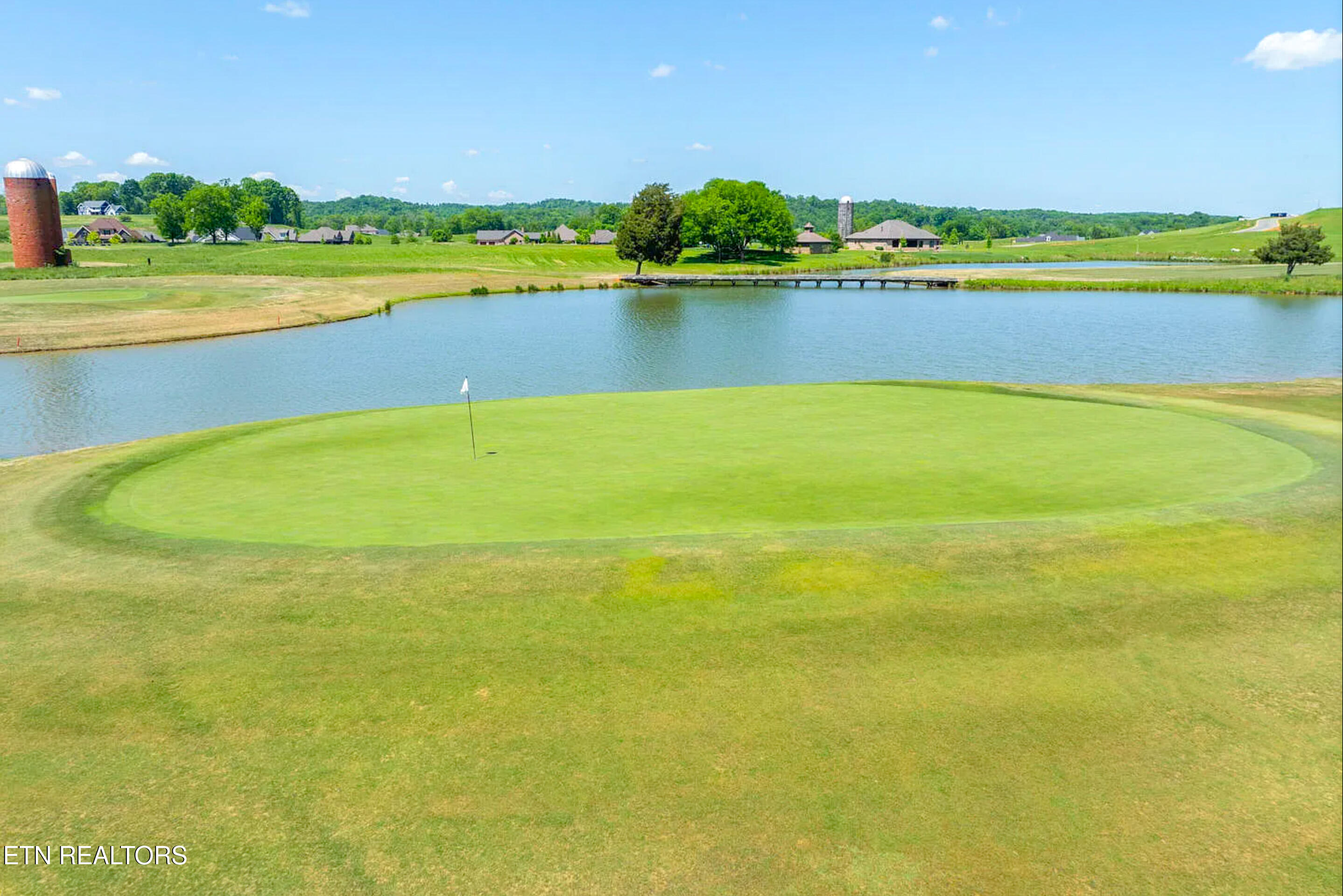 696 Black Bear Circle Loudon TN 37774