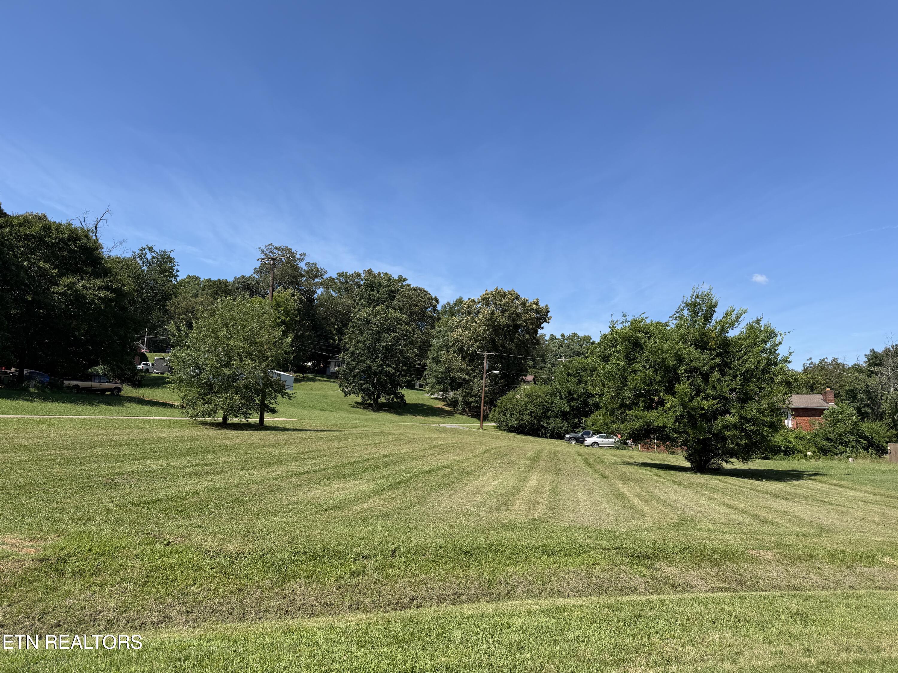 Crescent Drive Loudon TN 37774