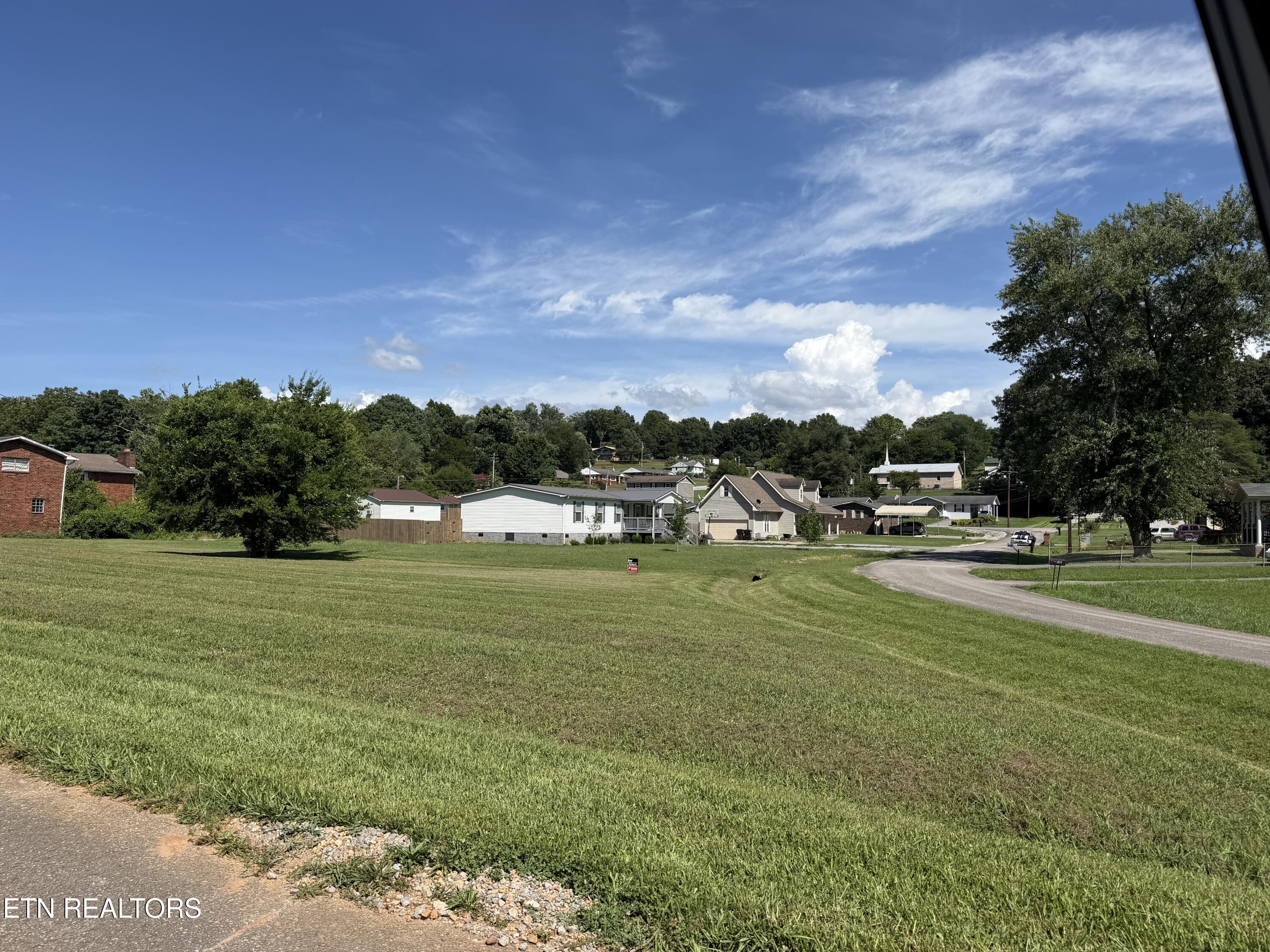 Crescent Drive Loudon TN 37774