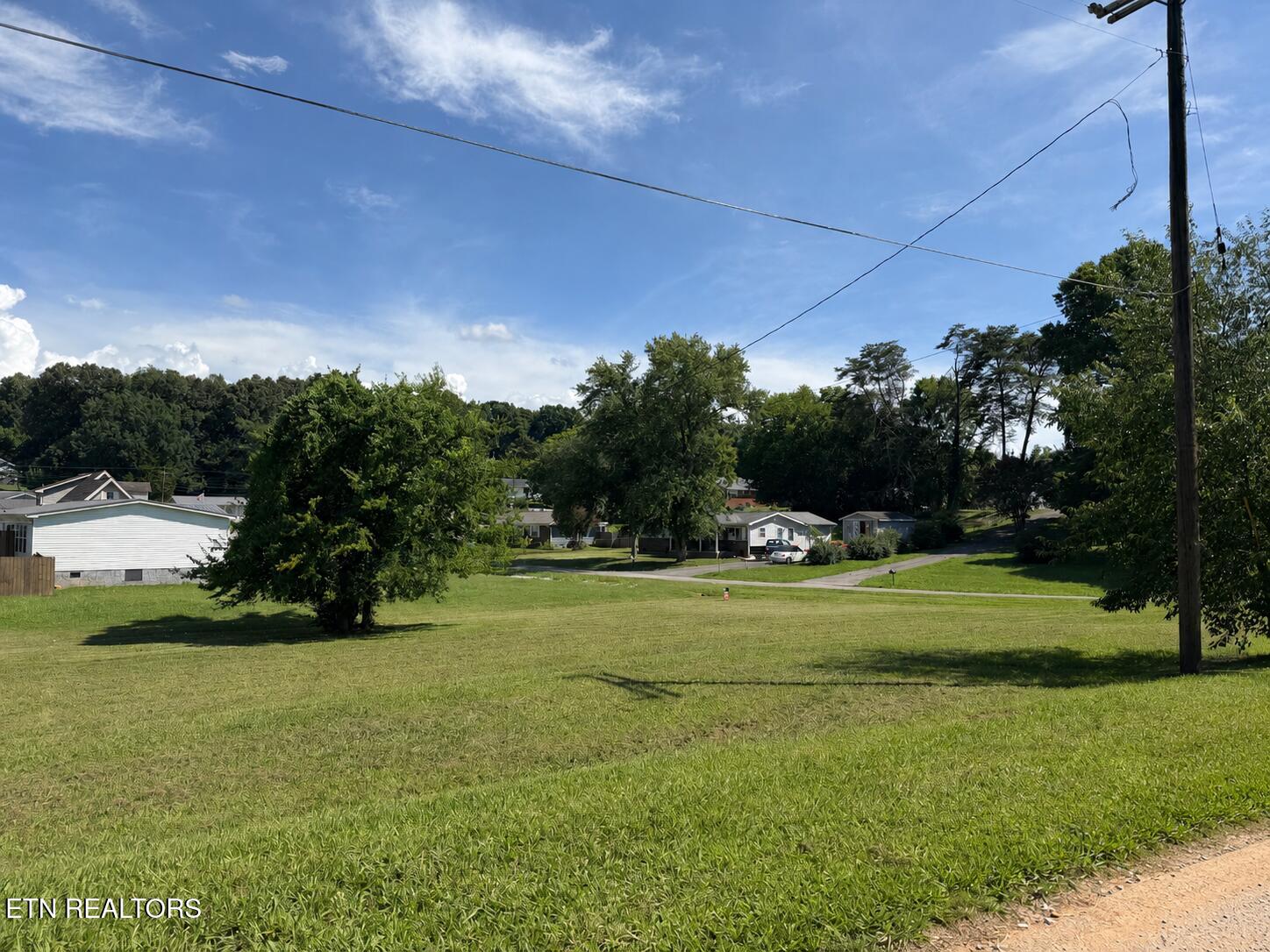 Crescent Drive Loudon TN 37774
