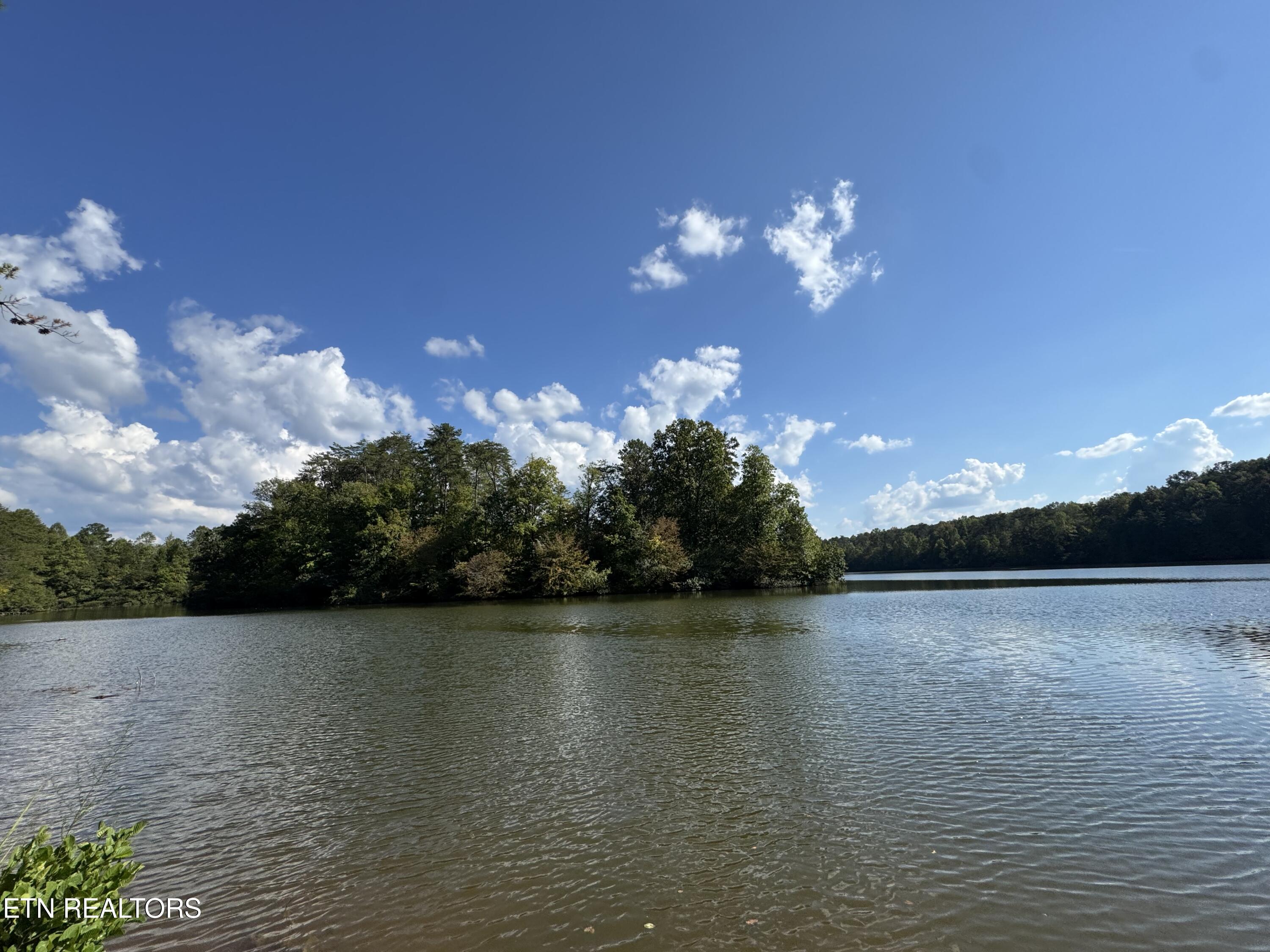 692 Overlook Drive Vonore TN 37885