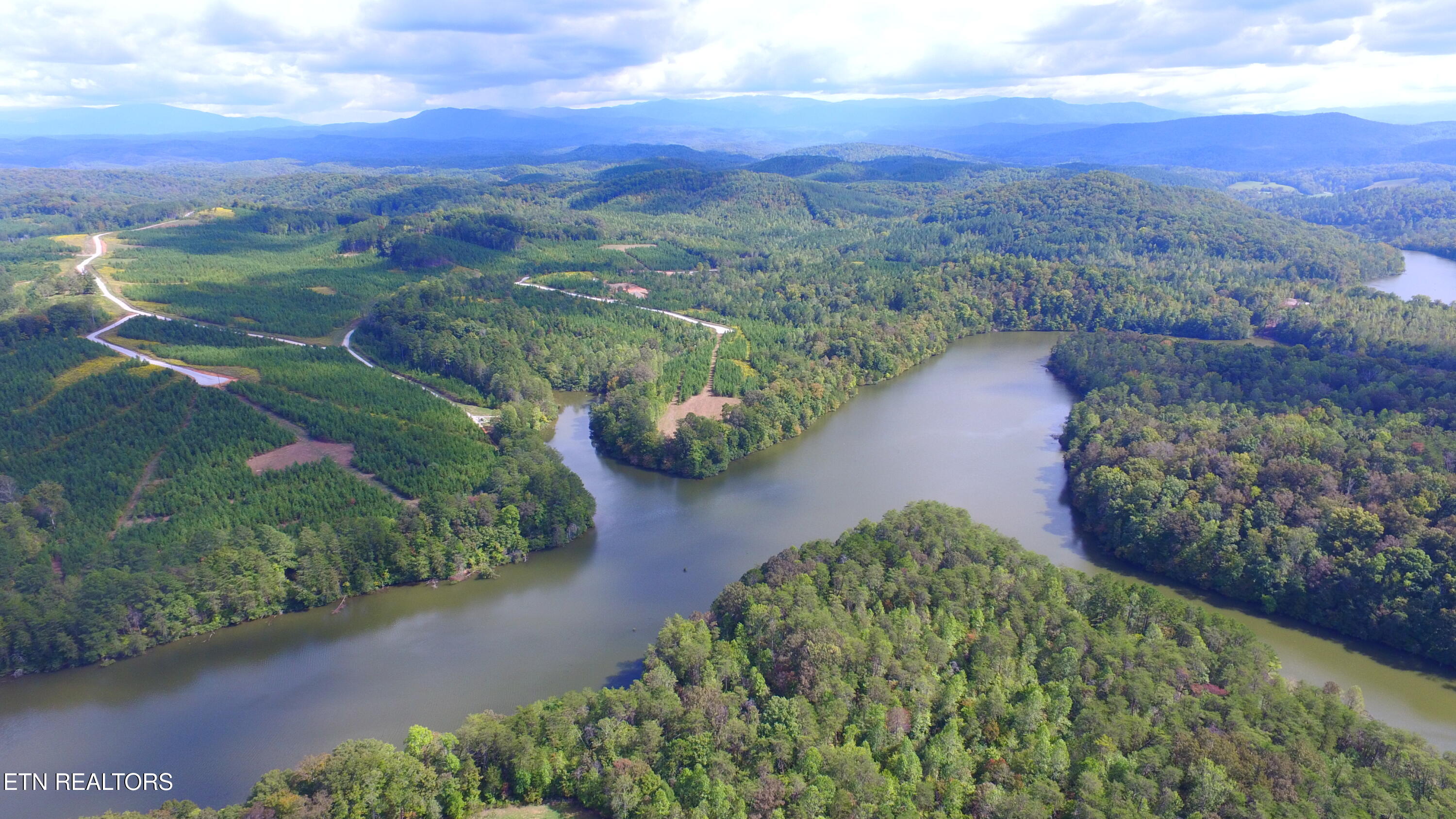 692 Overlook Drive Vonore TN 37885