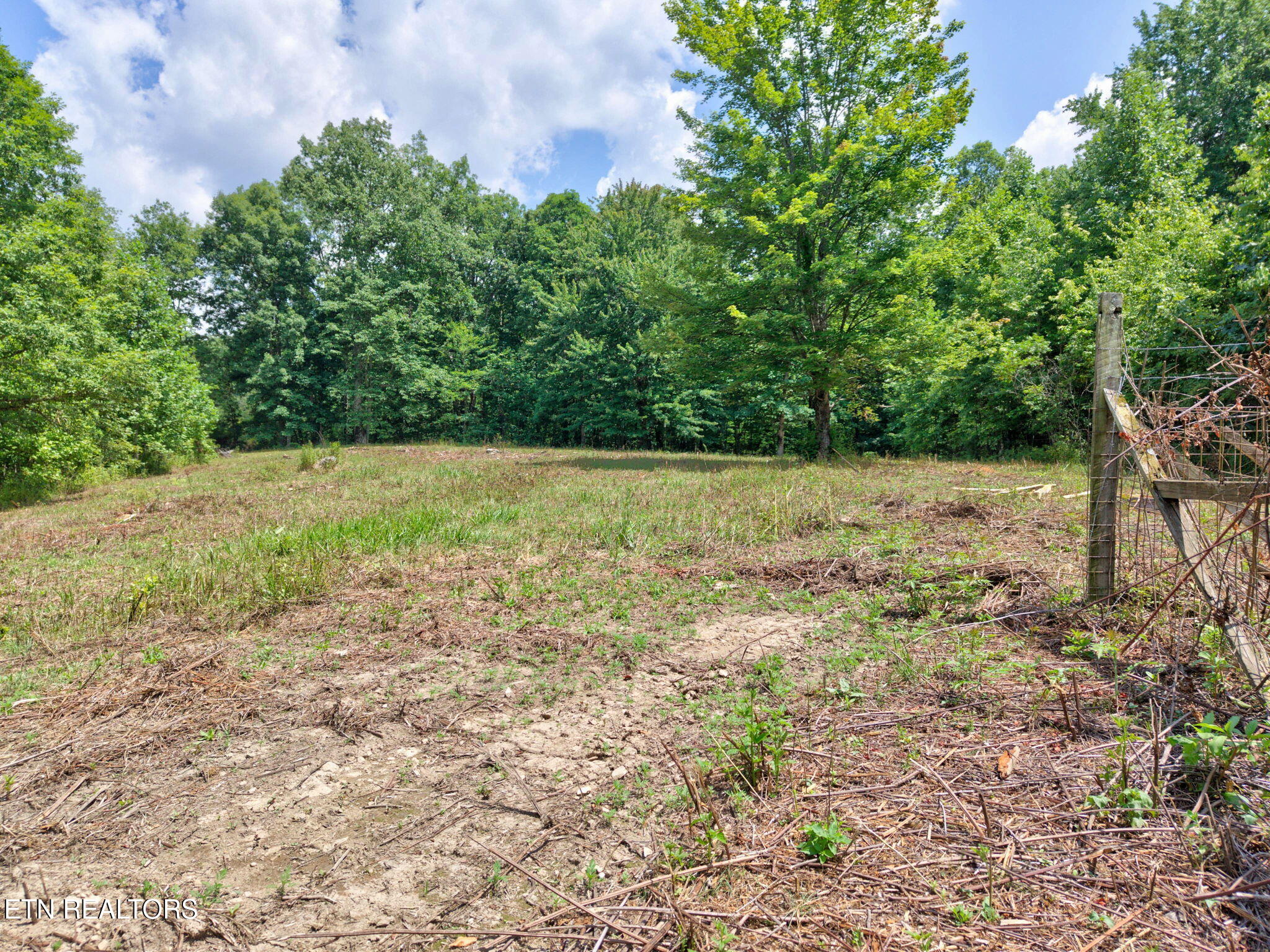36AC Kentucky Drive Crossville TN 38572