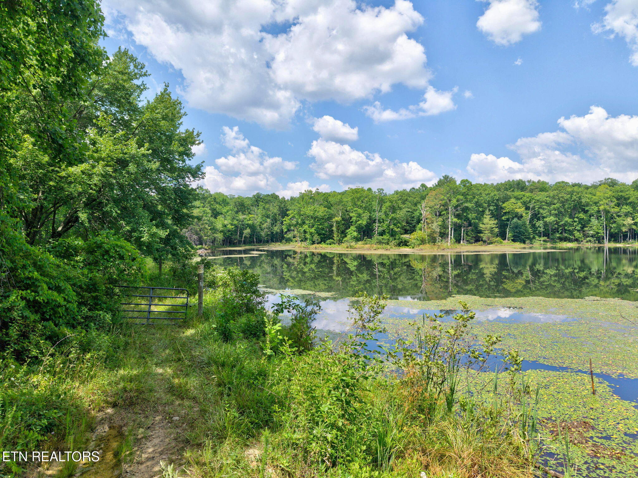 36AC Kentucky Drive Crossville TN 38572