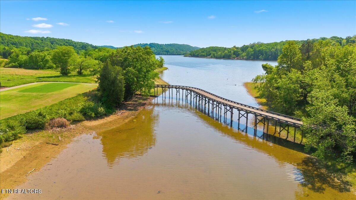 145 Purple Iris Place Loudon TN 37774