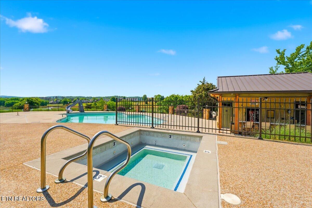 145 Purple Iris Place Loudon TN 37774
