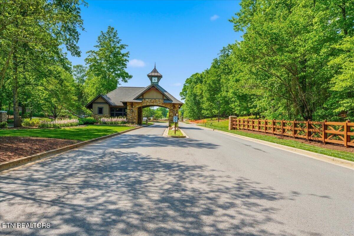 145 Purple Iris Place Loudon TN 37774