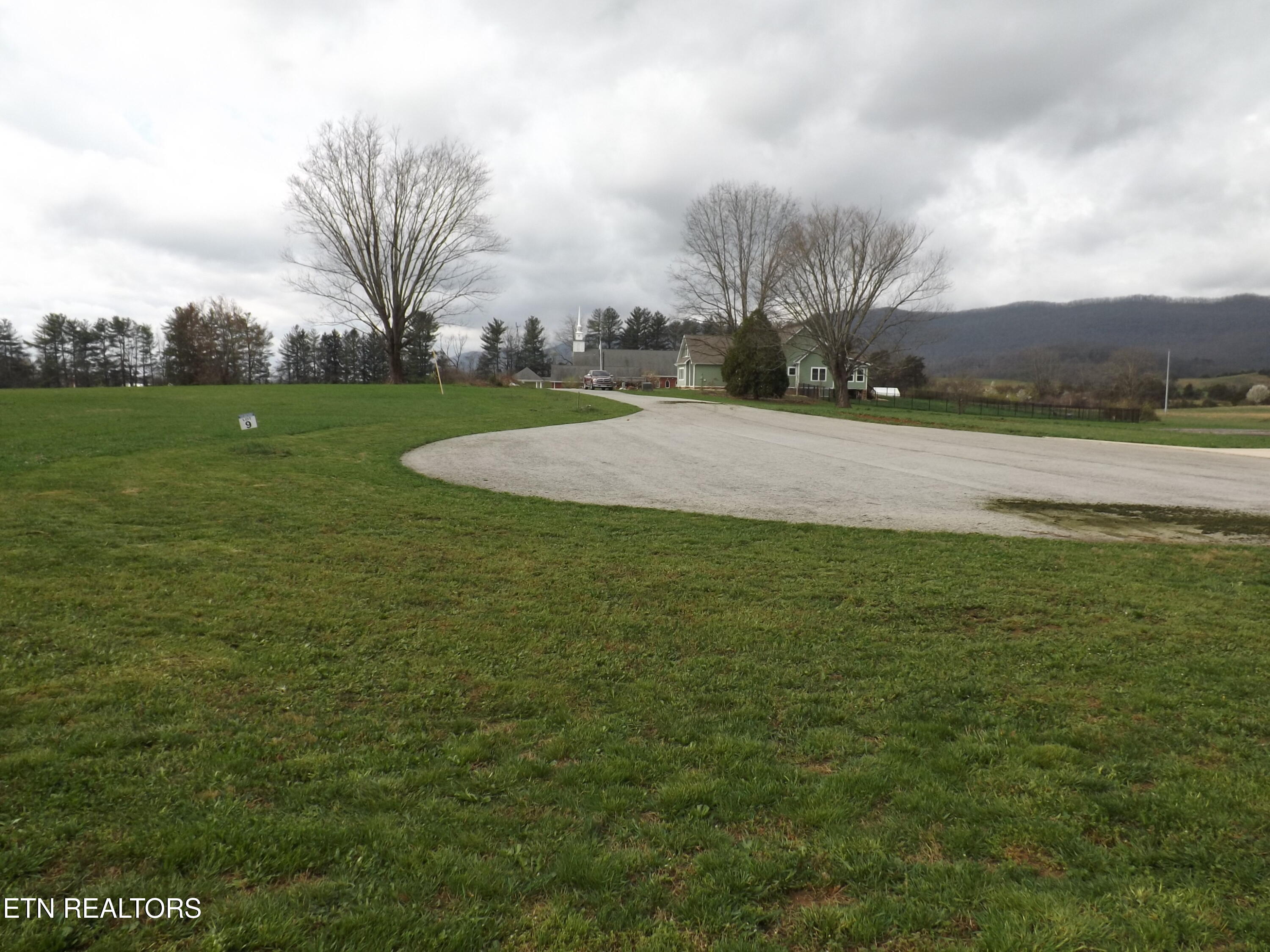 148 Auggie Belle Lane Speedwell TN 37870