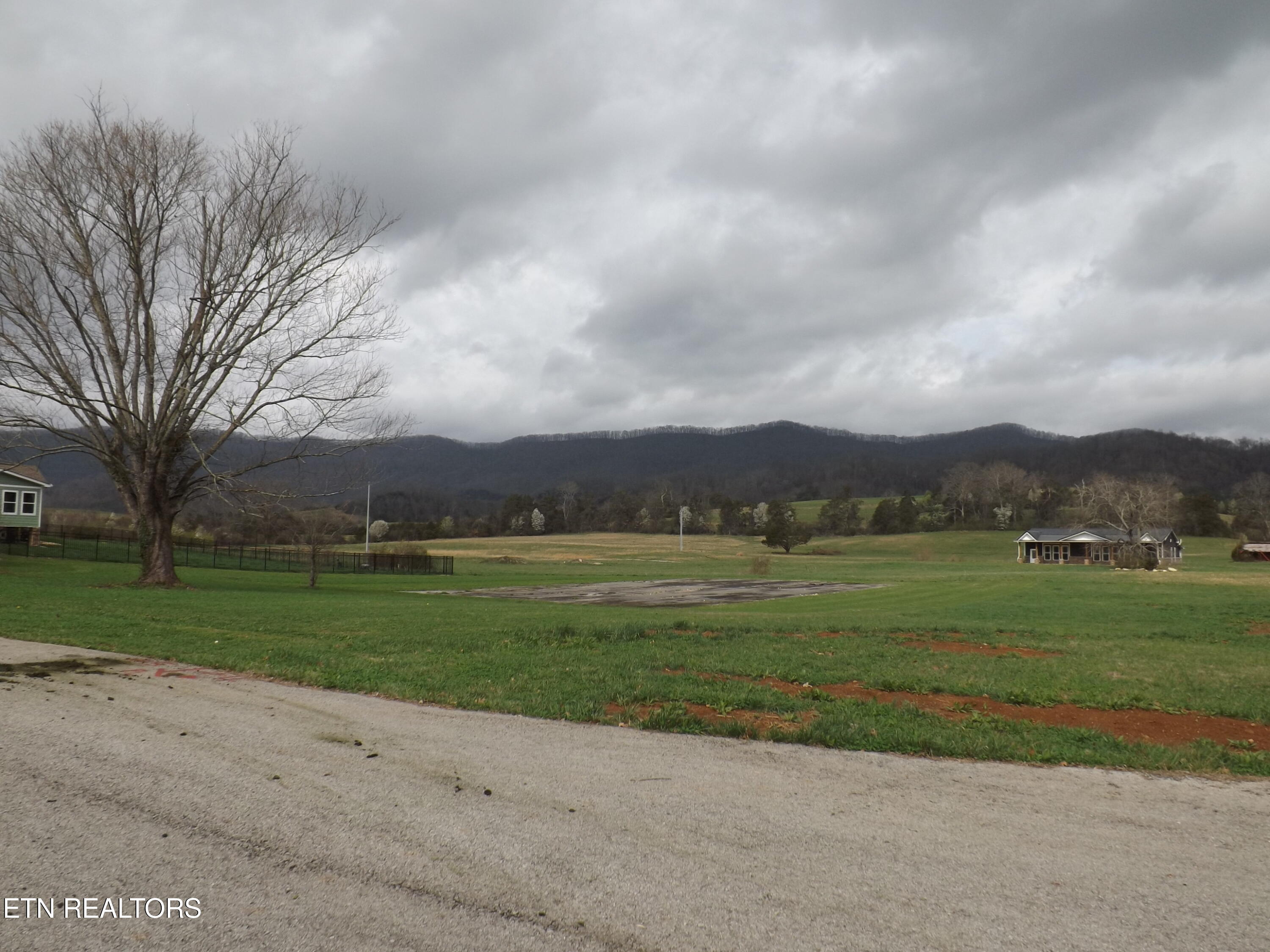 148 Auggie Belle Lane Speedwell TN 37870