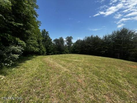 759 Emerald Avenue Kodak TN 37764