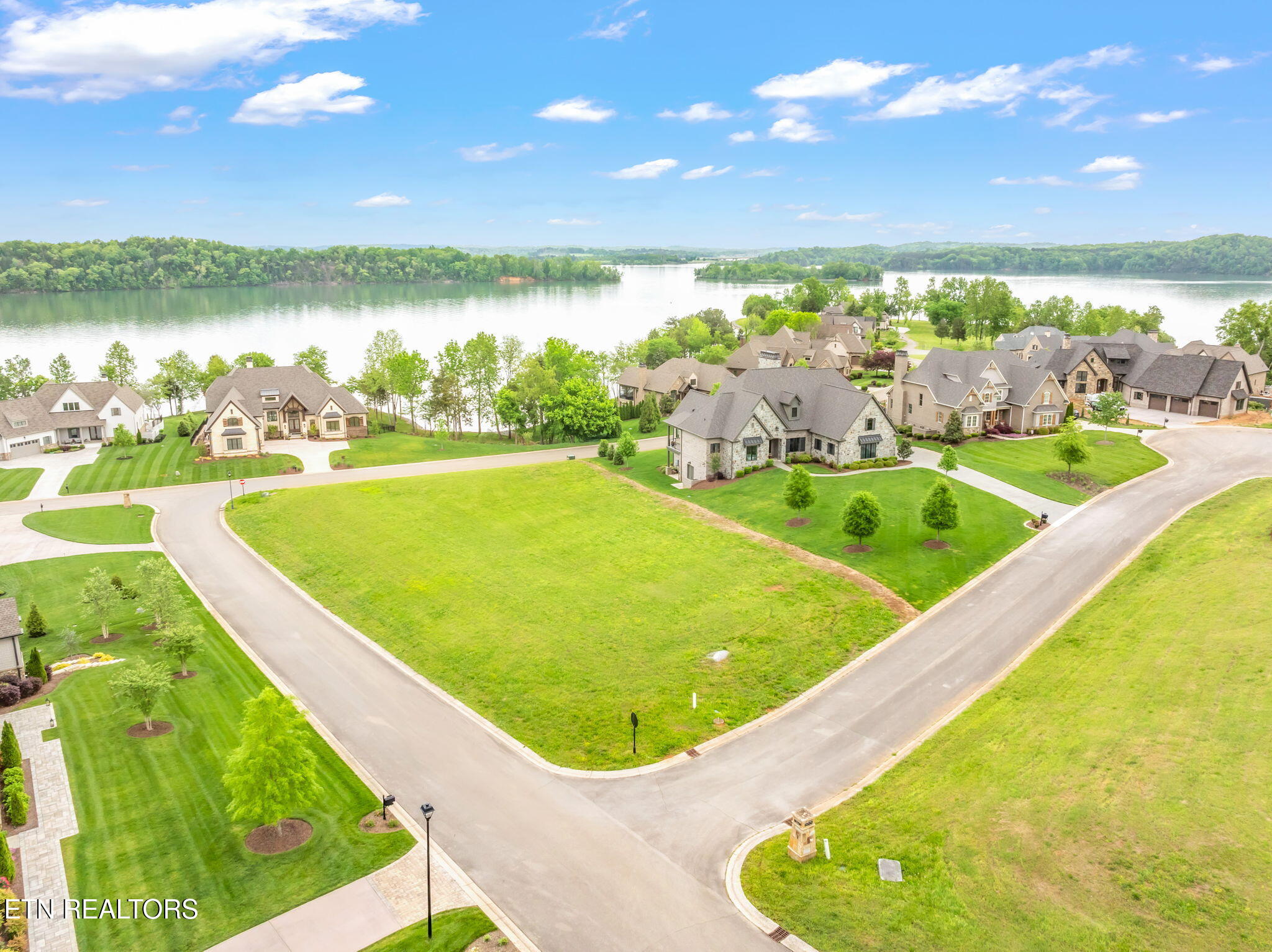 165 Captains Way Lenoir City TN 37772