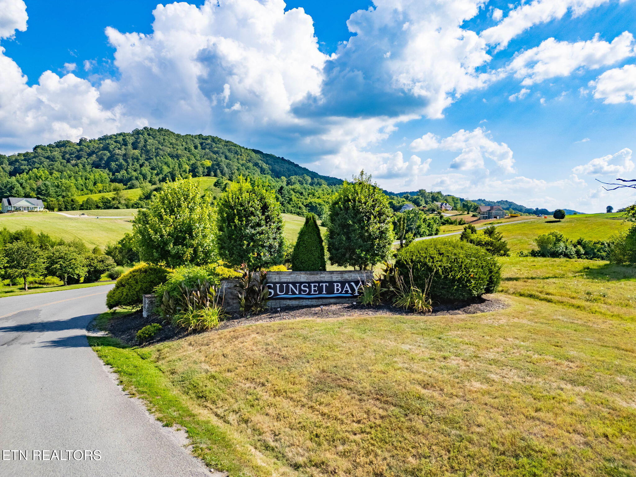 355 Larayne Hollow Road Sharps Chapel TN 37866