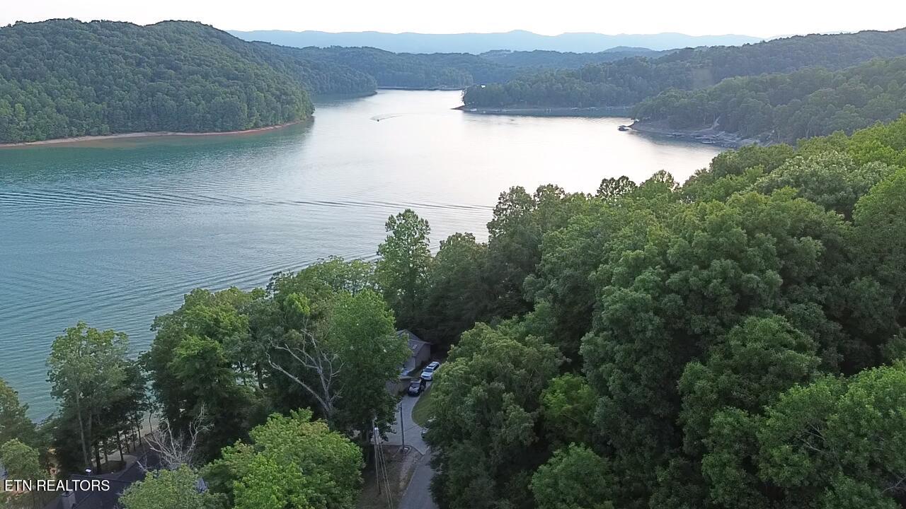 Cove Pointe Road Lafollette TN 37766