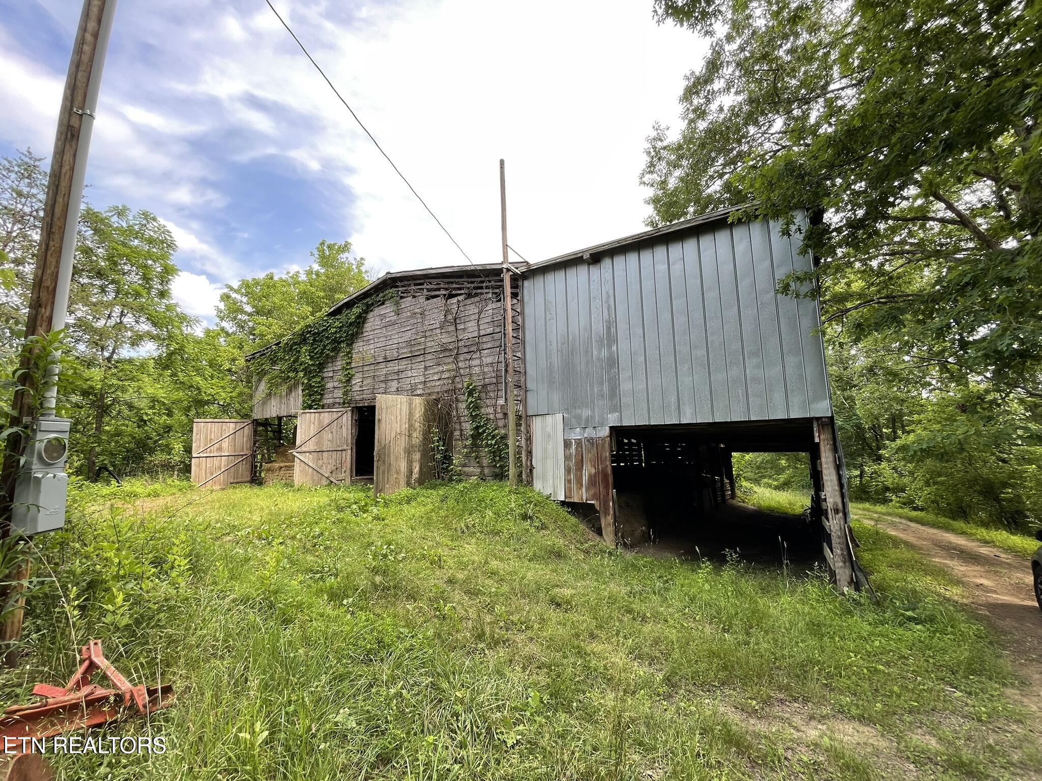 6948 Tazewell Highway Sneedville TN 37869