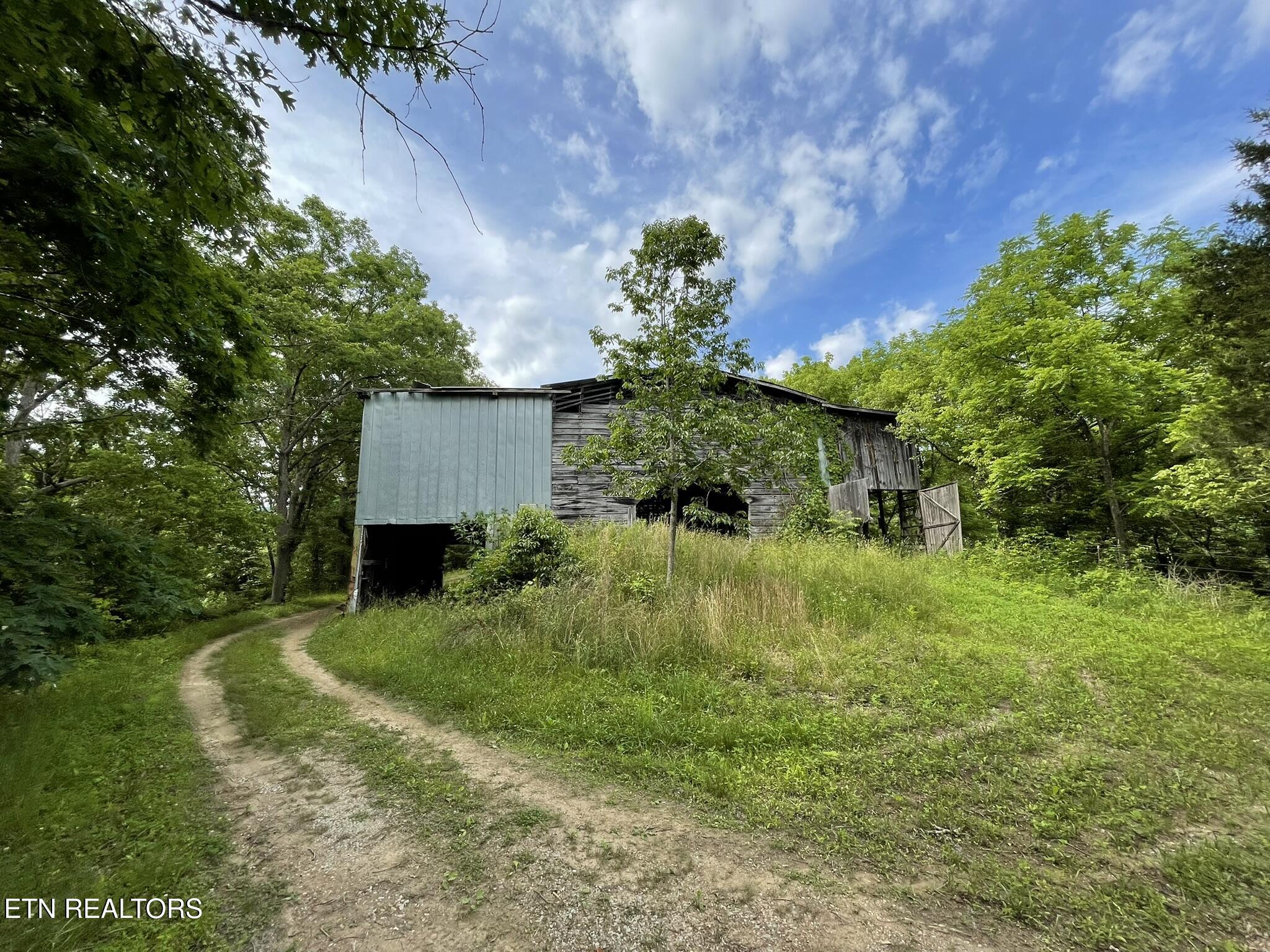 6948 Tazewell Highway Sneedville TN 37869