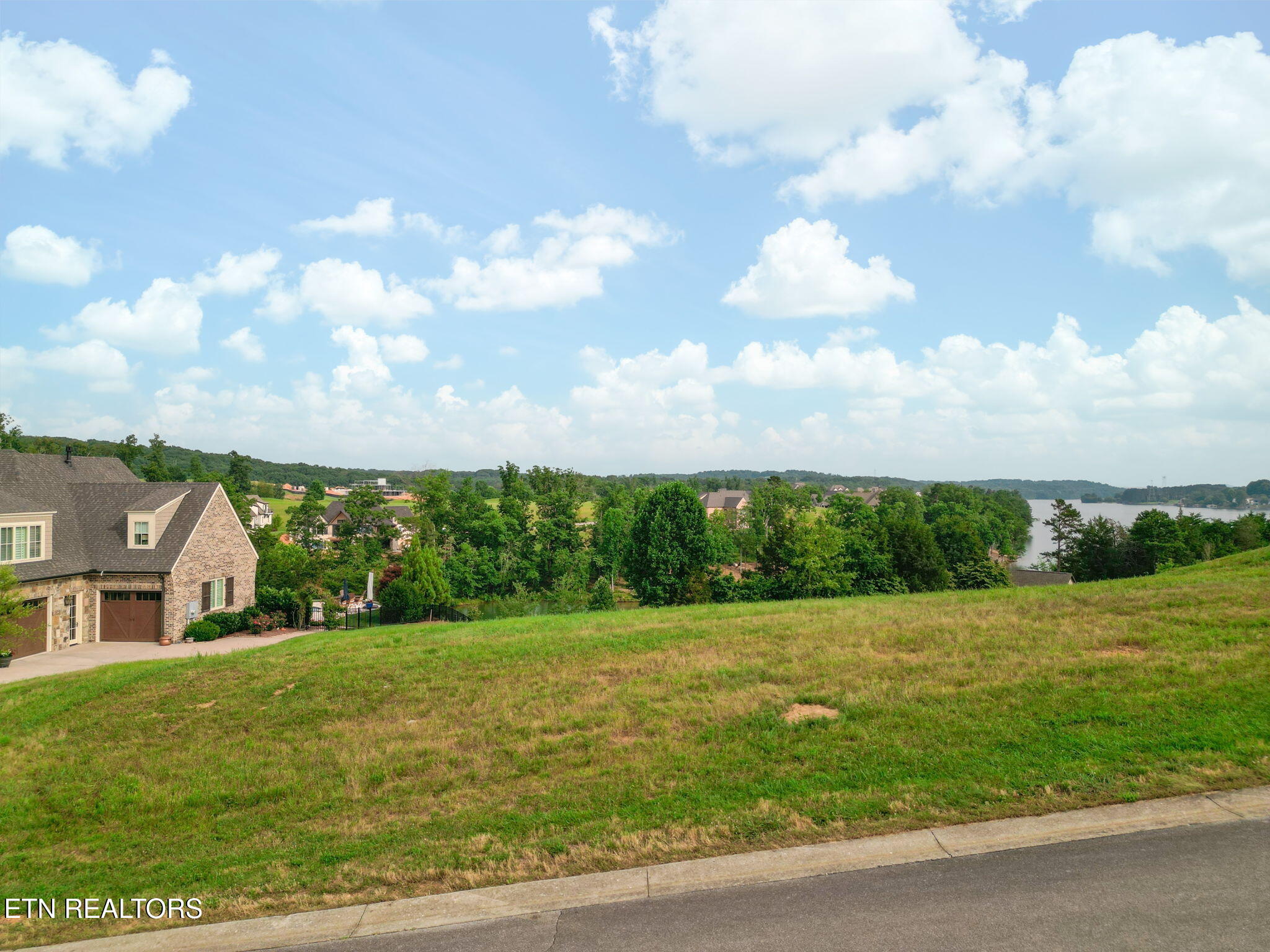 477 Zepher Drive Lenoir City TN 37772