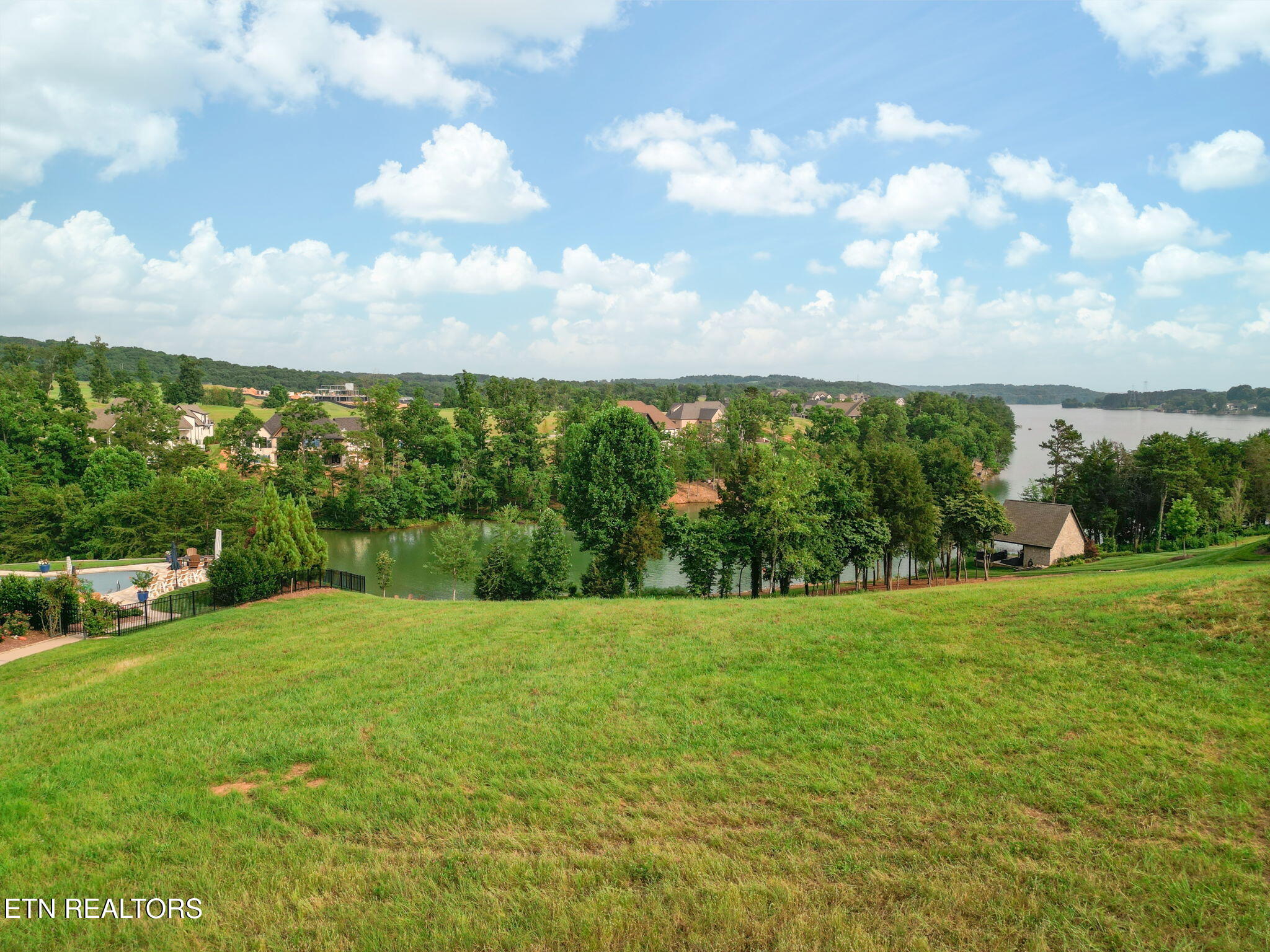 477 Zepher Drive Lenoir City TN 37772