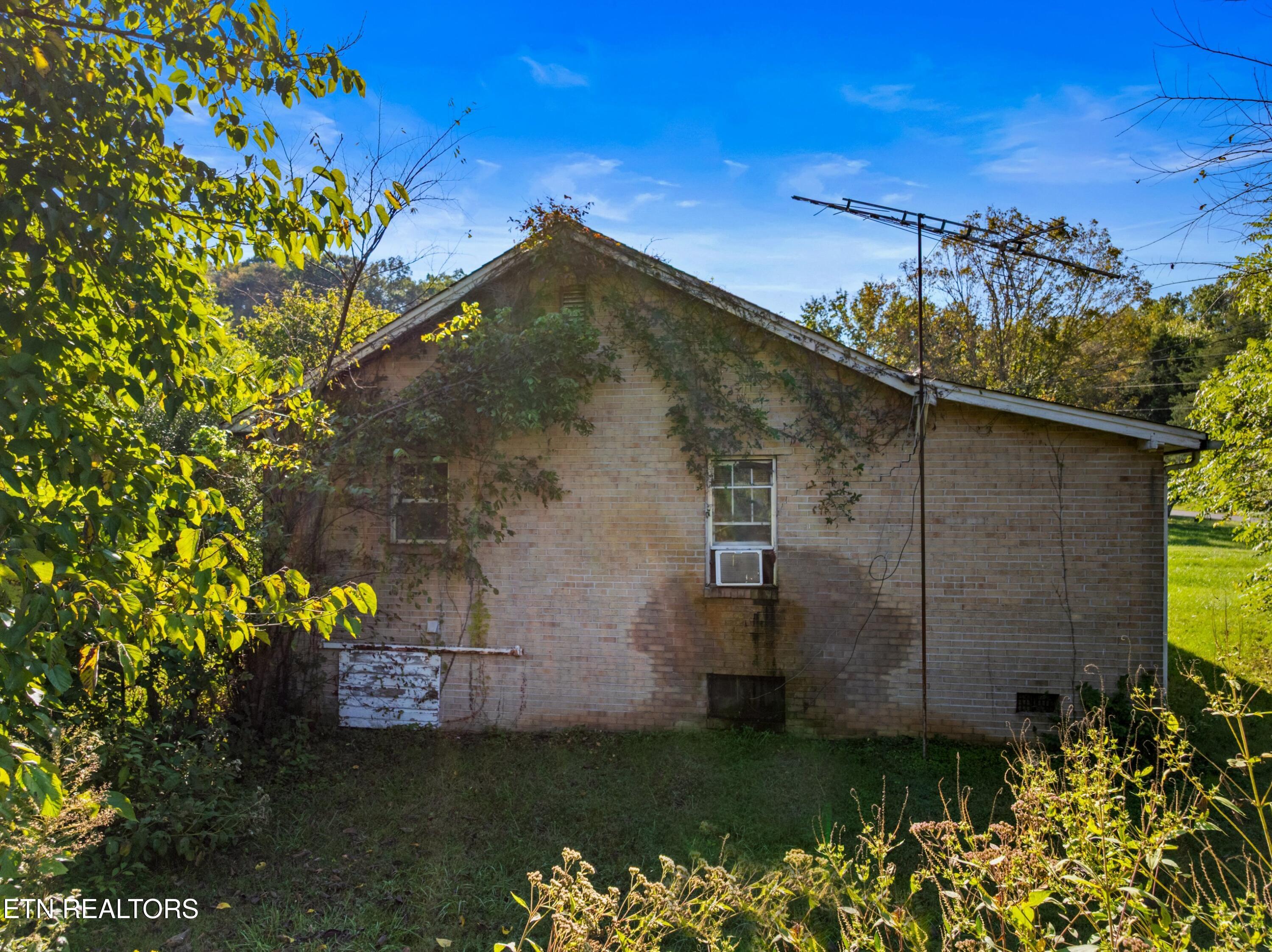 792 Rh Ellis Road Dandridge TN 37725