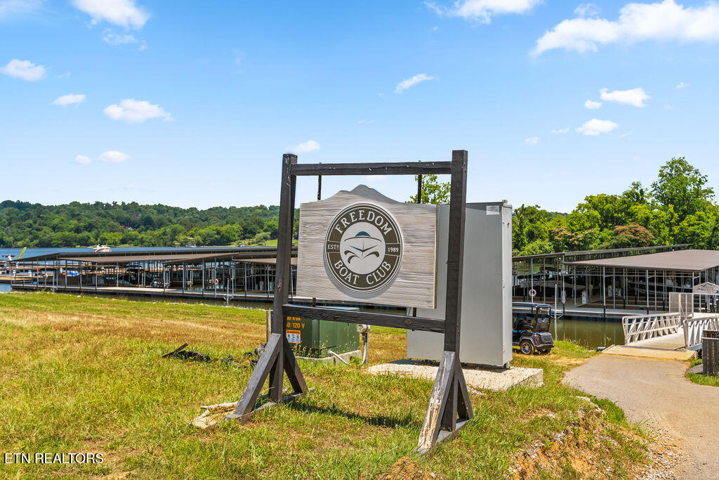 440 Black Bear Circle Loudon TN 37774