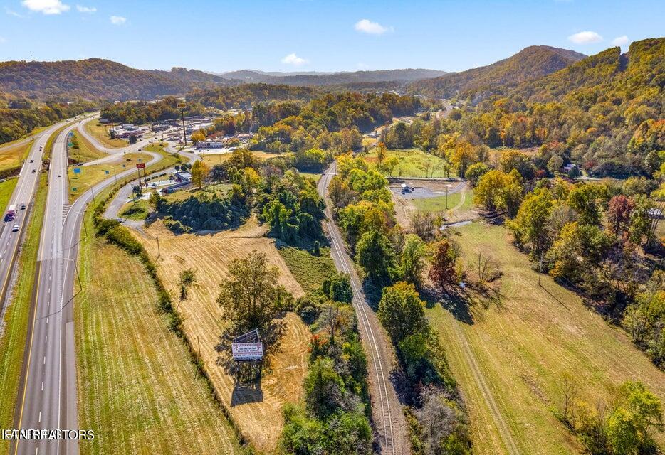 Colonial Lane Rocky Top TN 37769