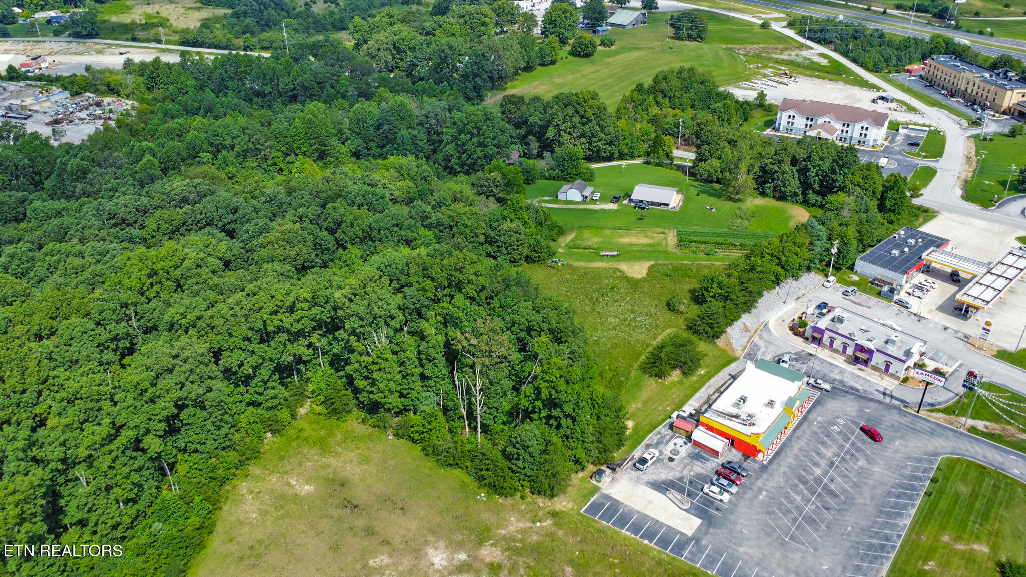 2528 E First Street Crossville TN 38555