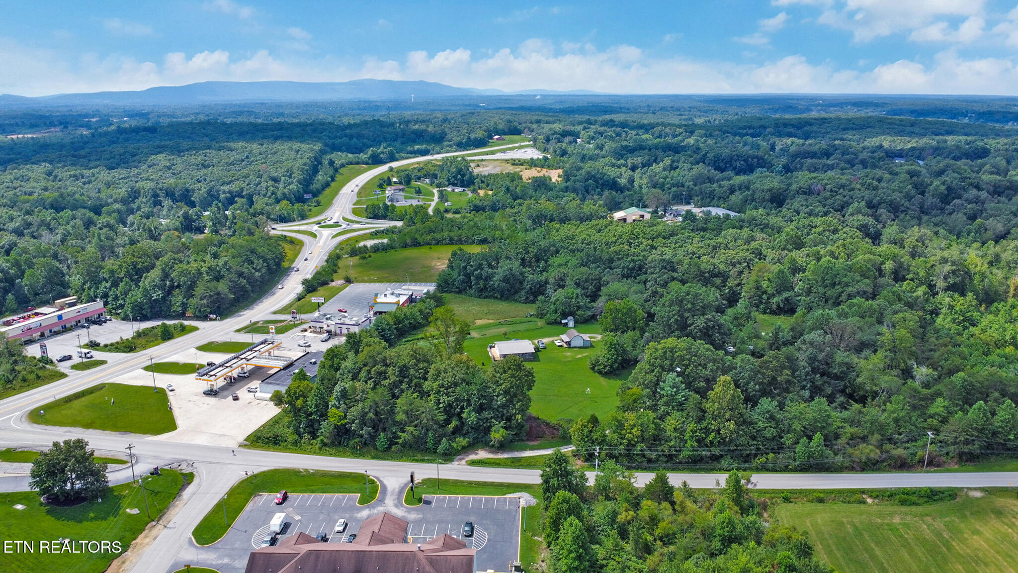 2528 E First Street Crossville TN 38555