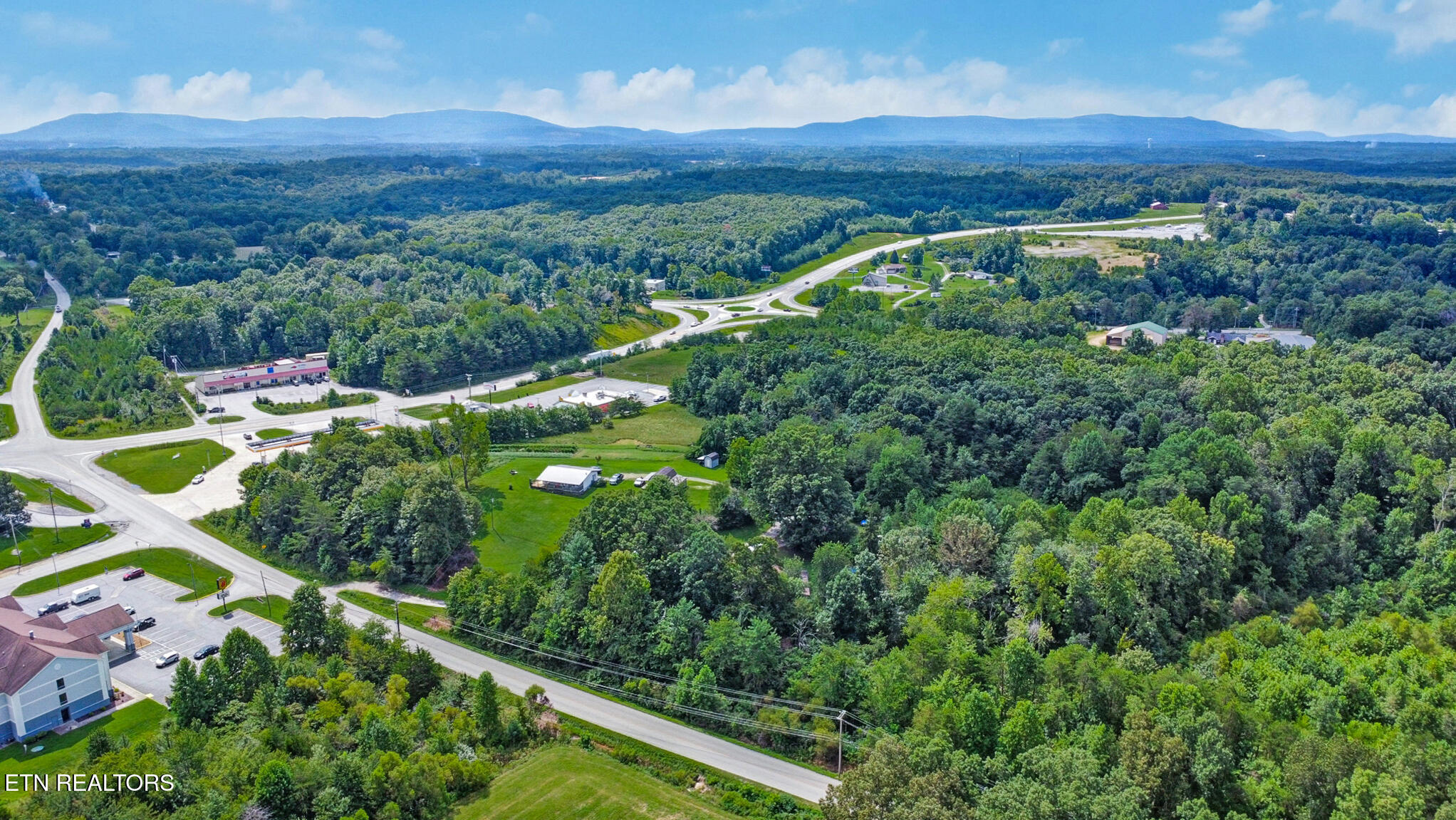 2528 E First Street Crossville TN 38555