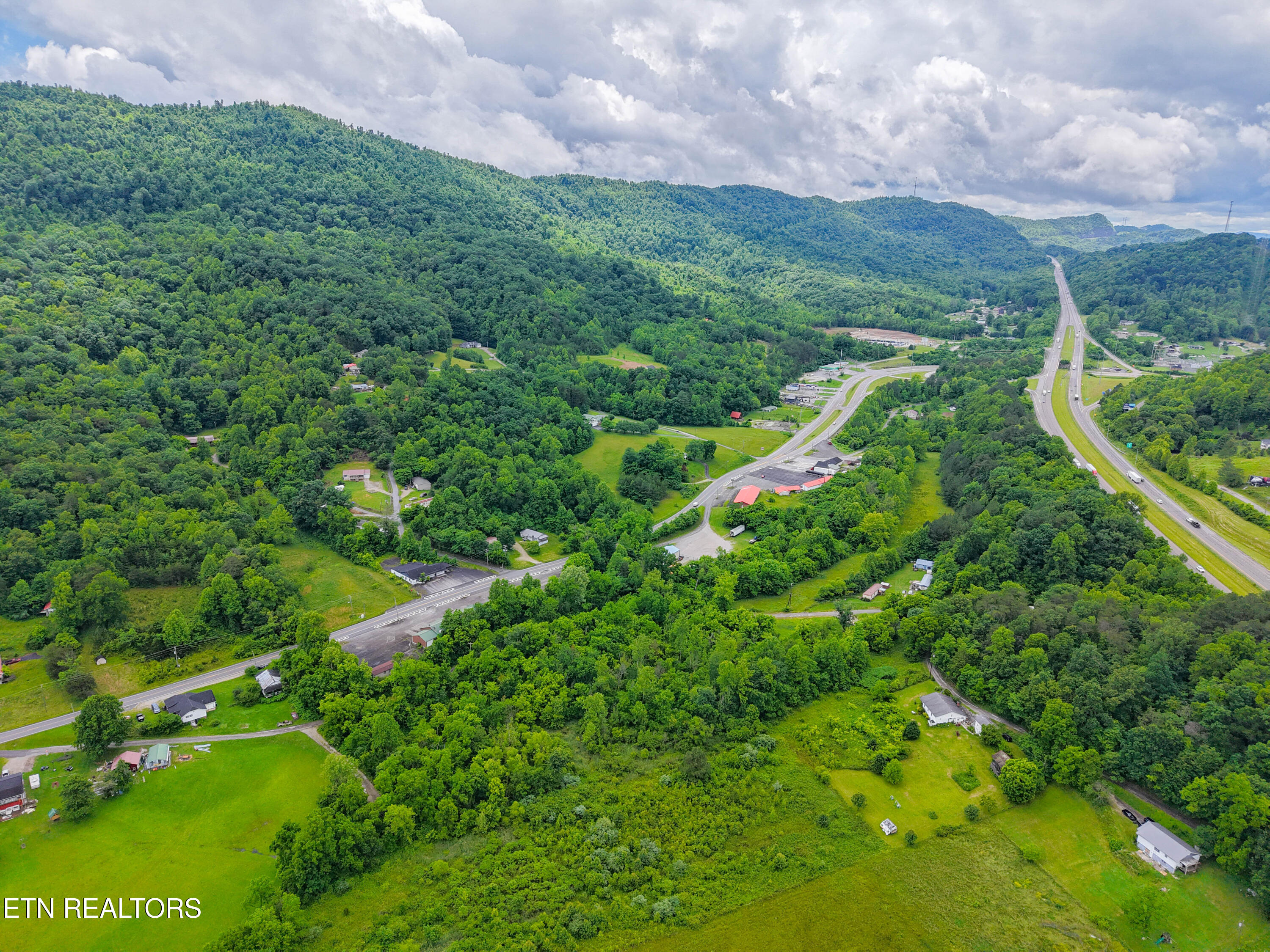 Creekmore Lane Jellico TN 37762