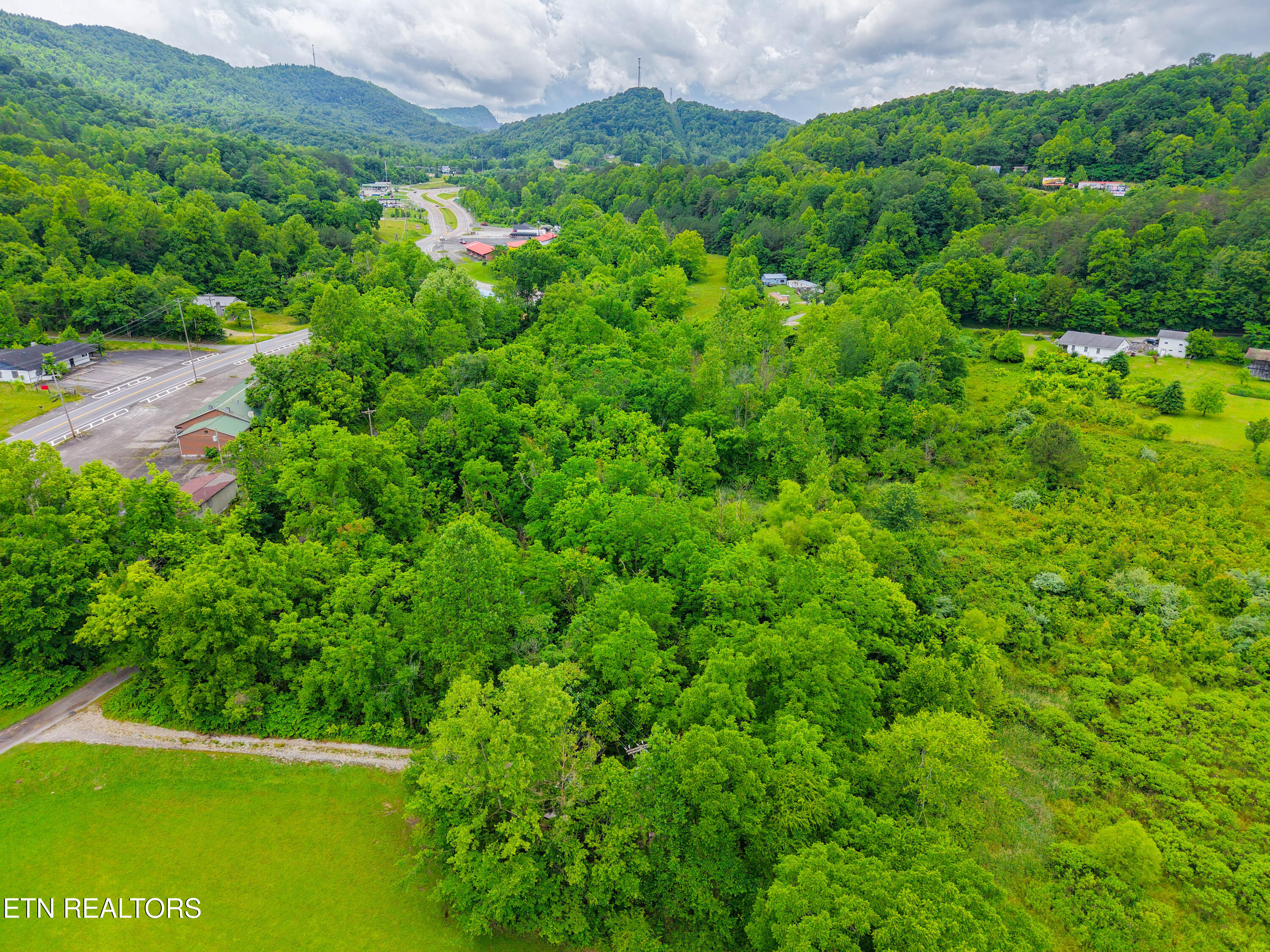 Creekmore Lane Jellico TN 37762