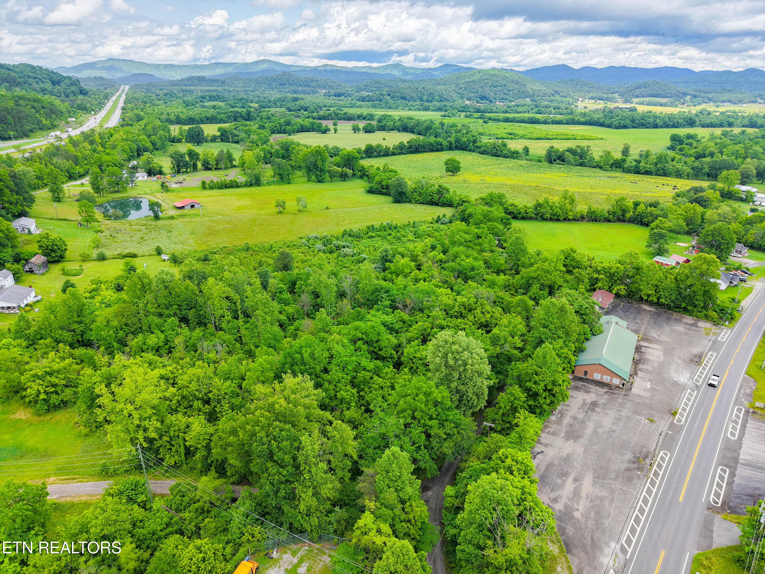 Creekmore Lane Jellico TN 37762