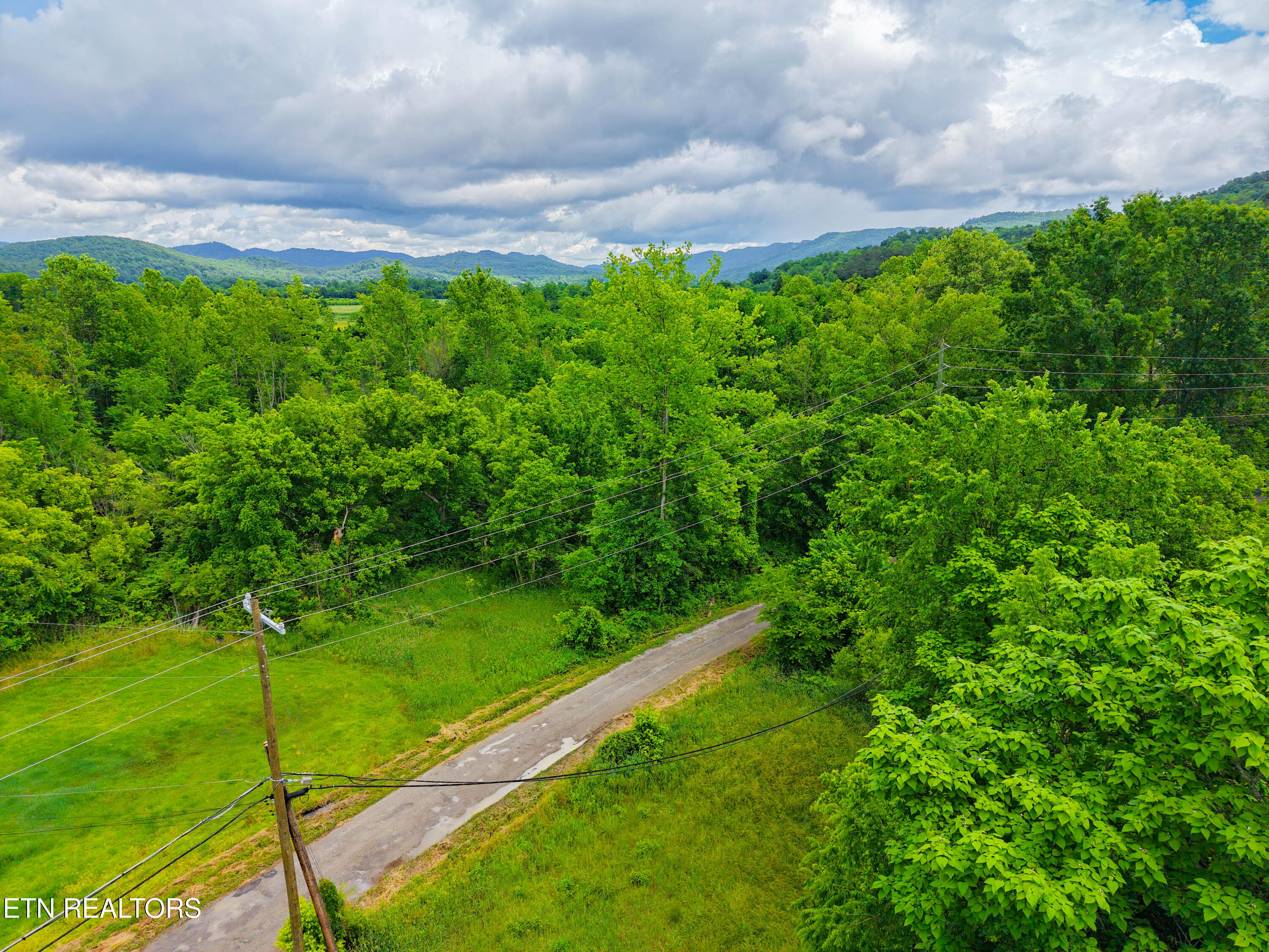 Creekmore Lane Jellico TN 37762