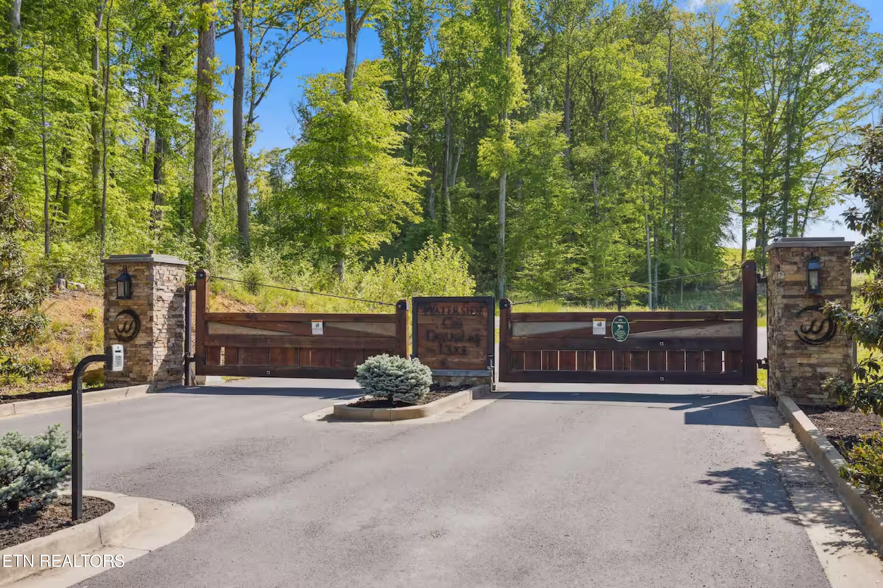 Lot 135 W Point Drive Dandridge TN 37725
