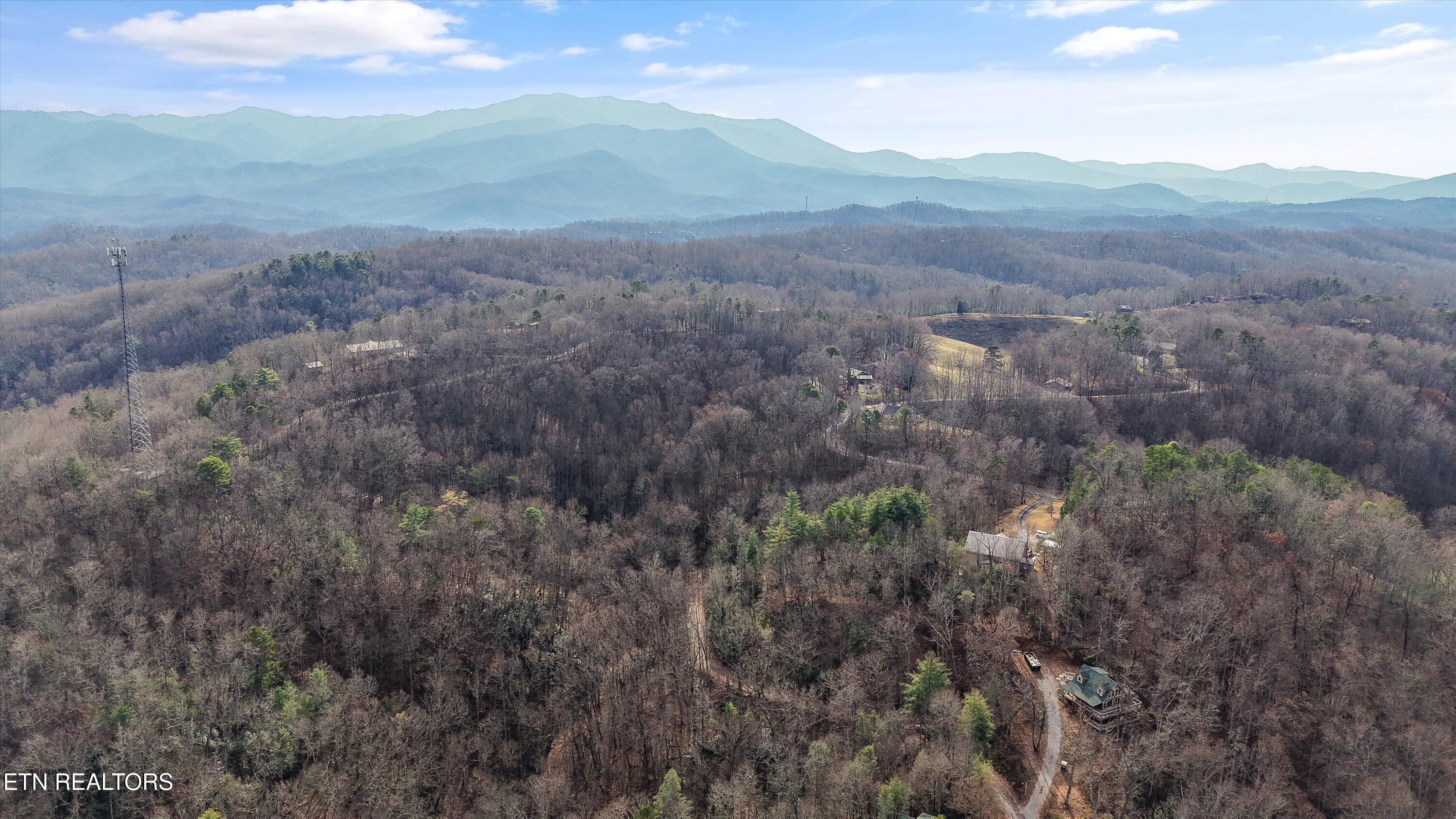 Locke Ridge Way Sevierville TN 37876