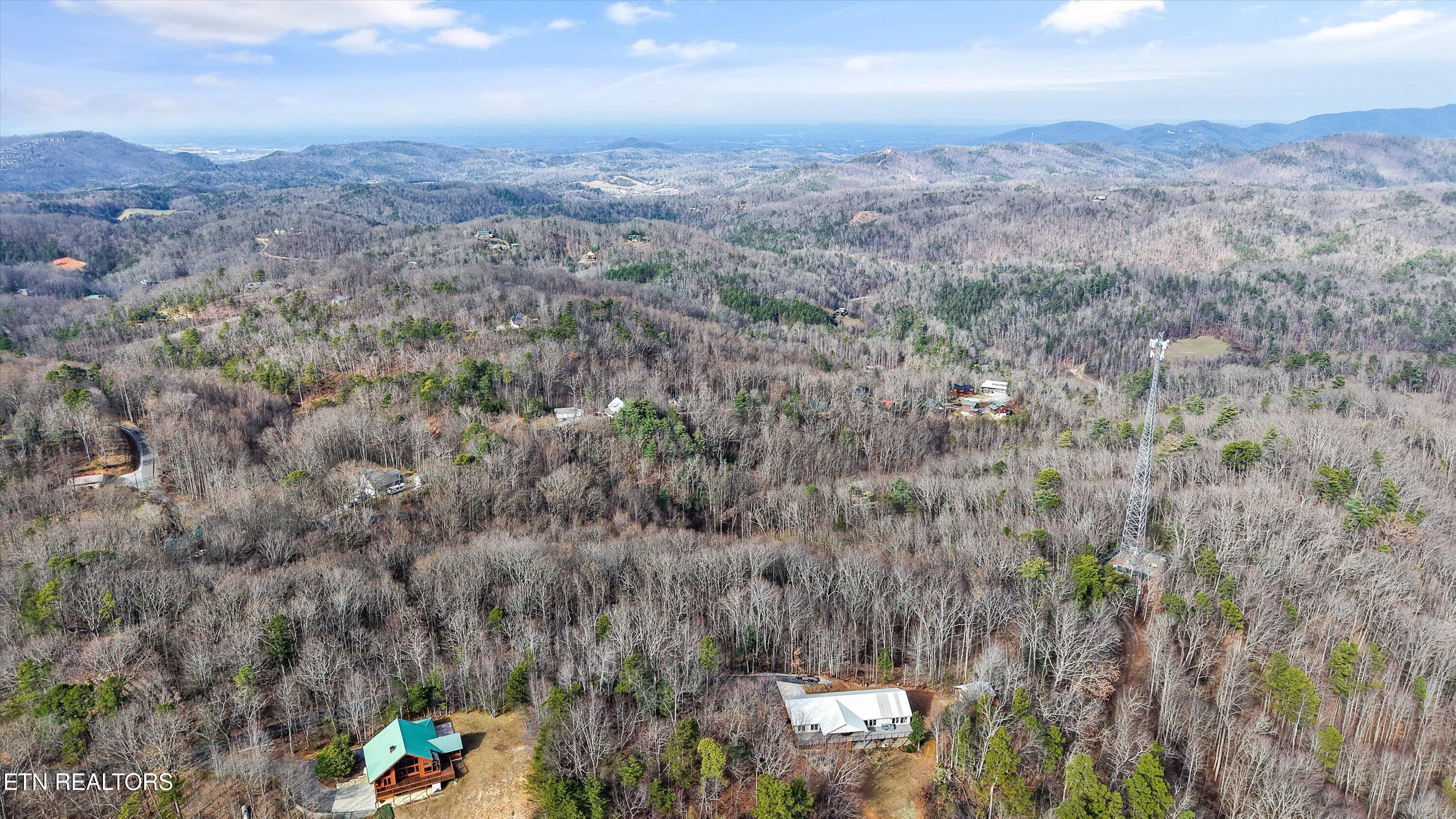 Locke Ridge Way Sevierville TN 37876