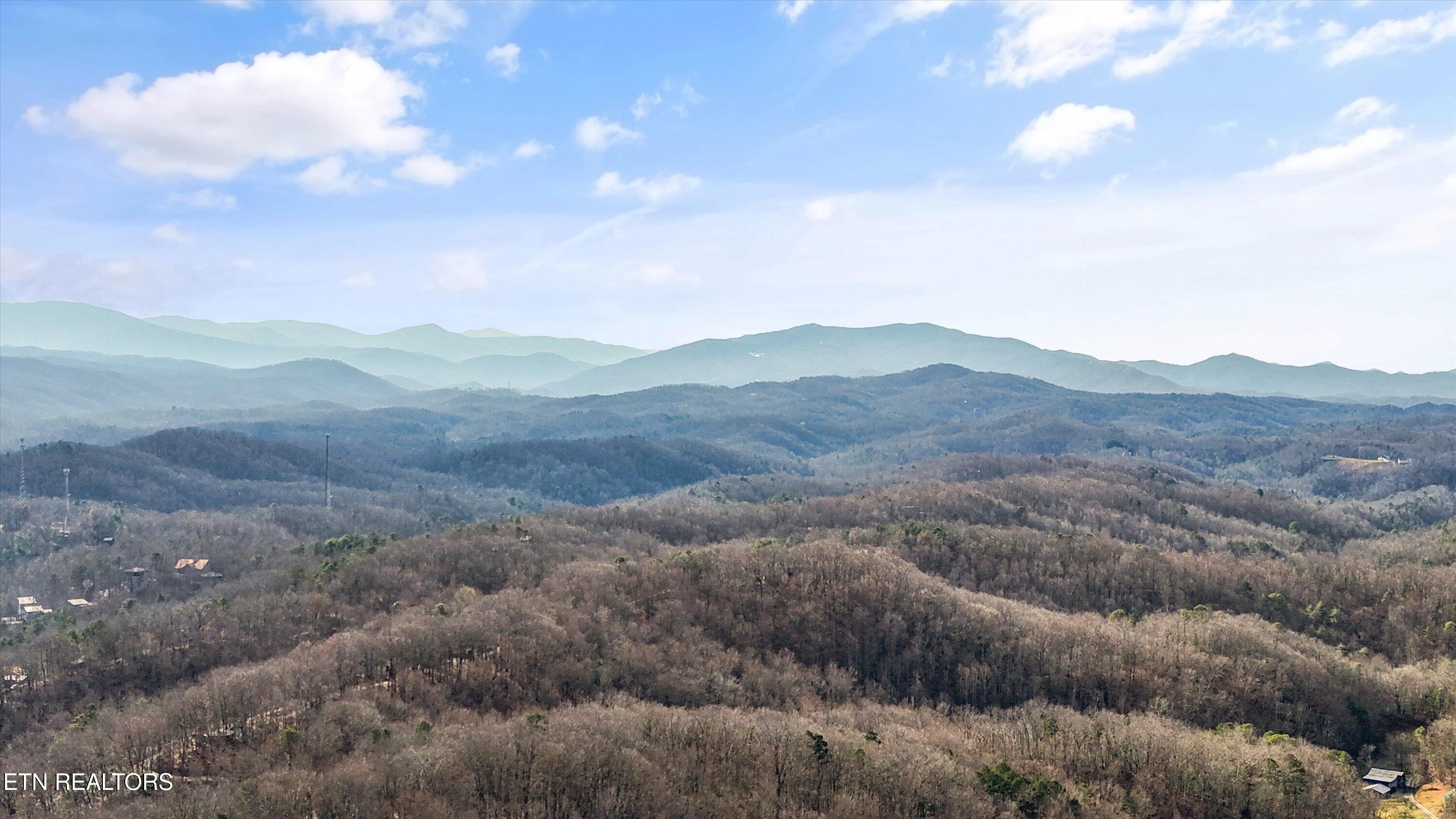 Locke Ridge Way Sevierville TN 37876