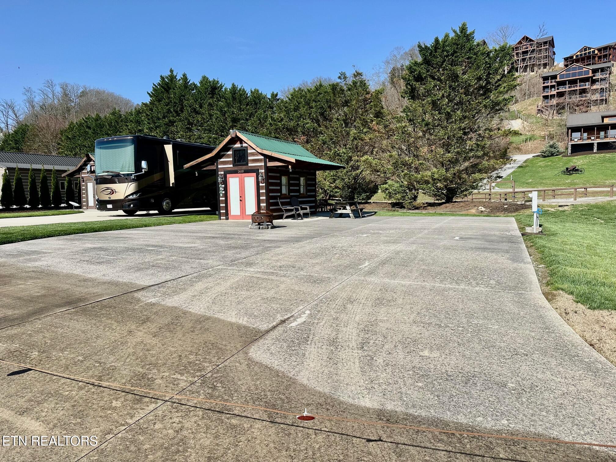 1919 Lizi Loop Way Sevierville TN 37862