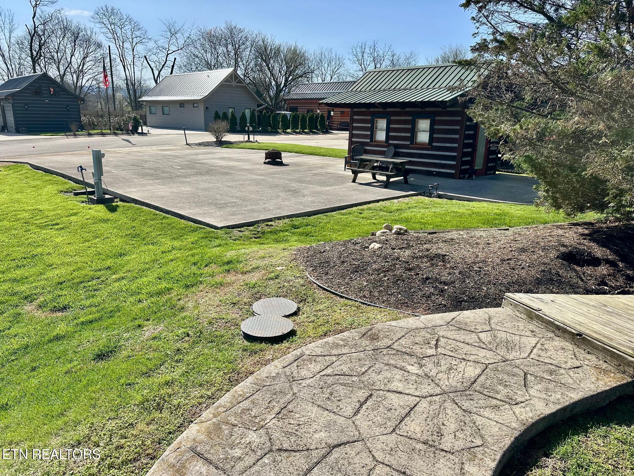 1919 Lizi Loop Way Sevierville TN 37862