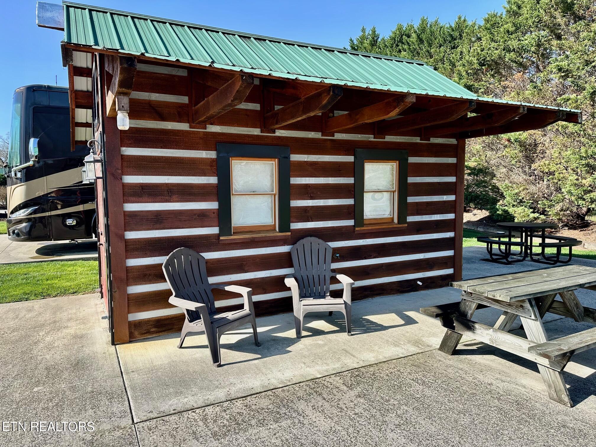 1919 Lizi Loop Way Sevierville TN 37862