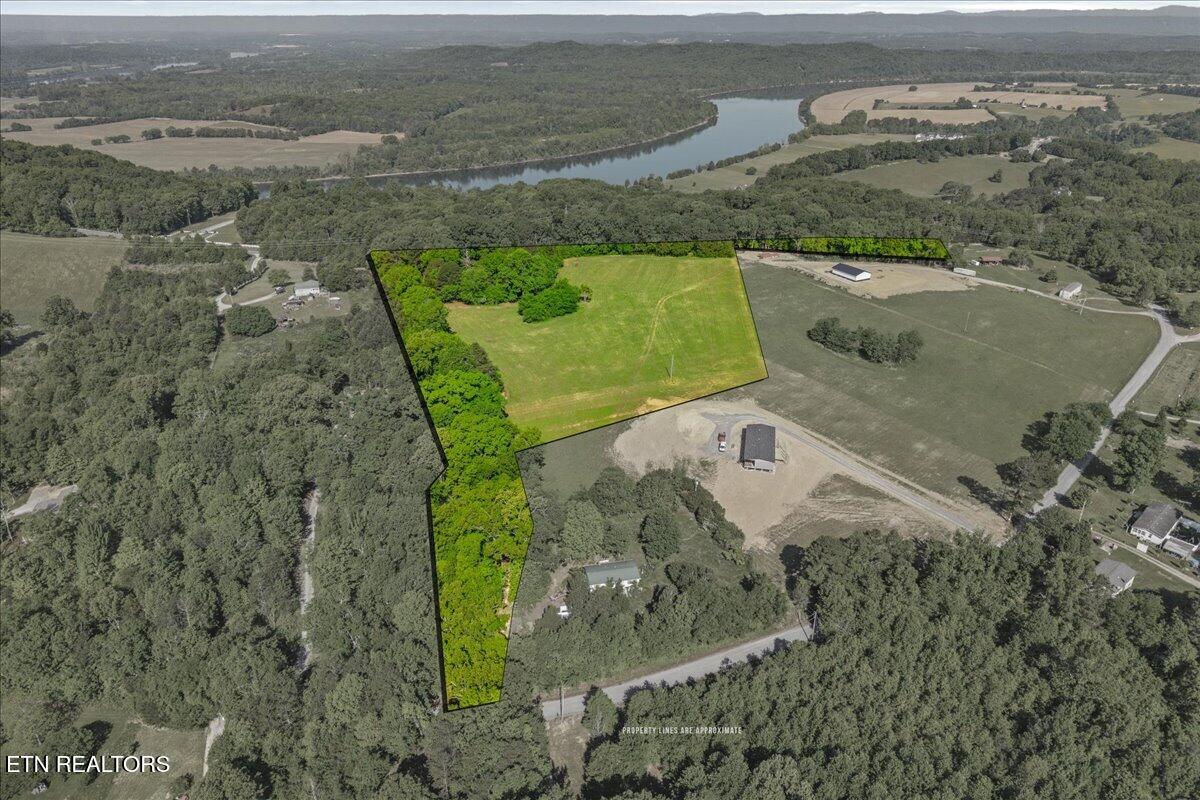 3342 River Road Decatur TN 37322