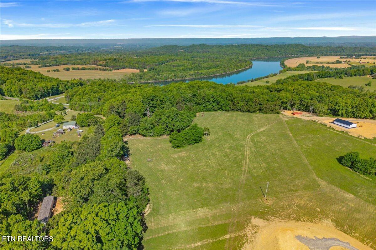 3342 River Road Decatur TN 37322